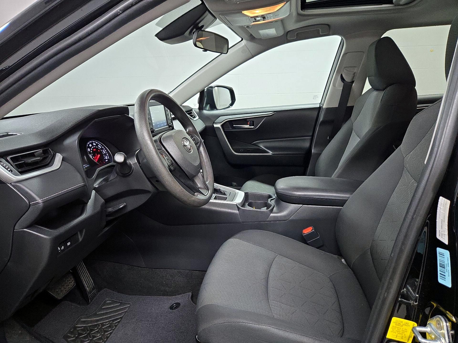 Thumbnail: 2019 Toyota RAV4 - 11