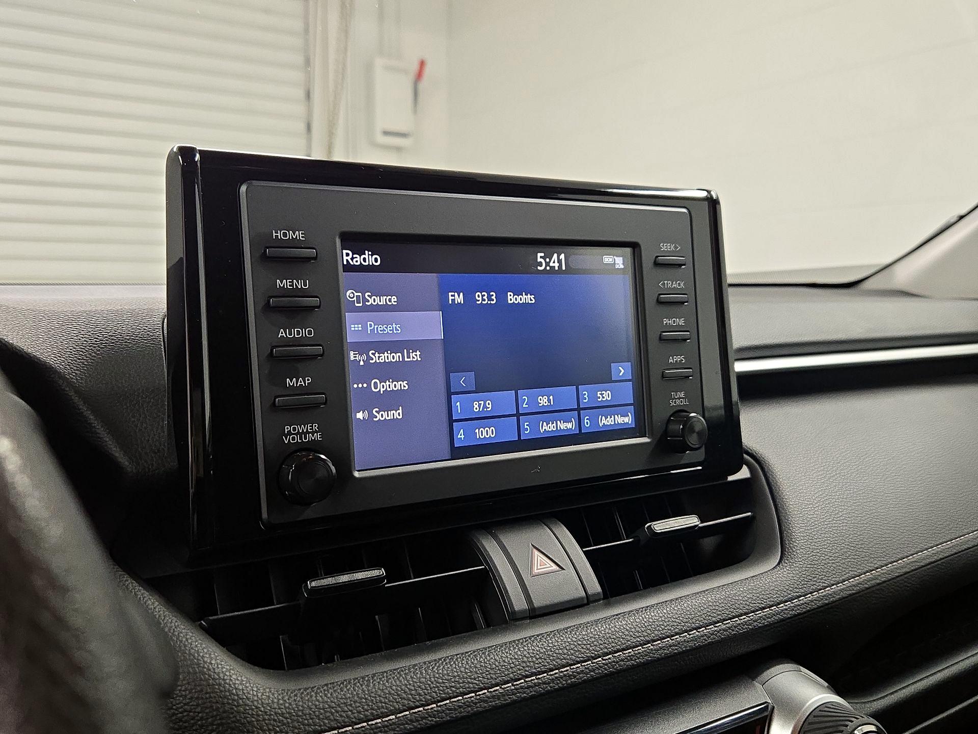 Thumbnail: 2019 Toyota RAV4 - 15