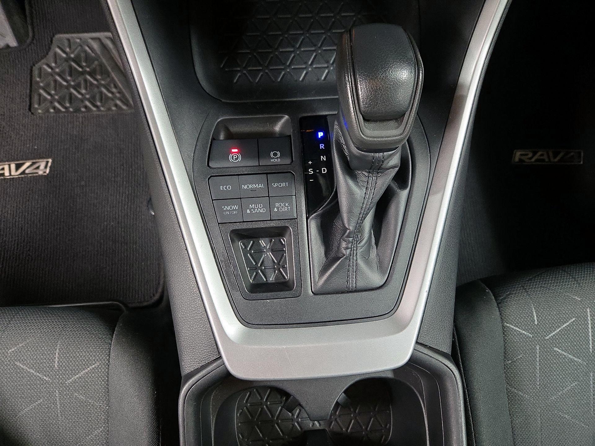 Thumbnail: 2019 Toyota RAV4 - 17