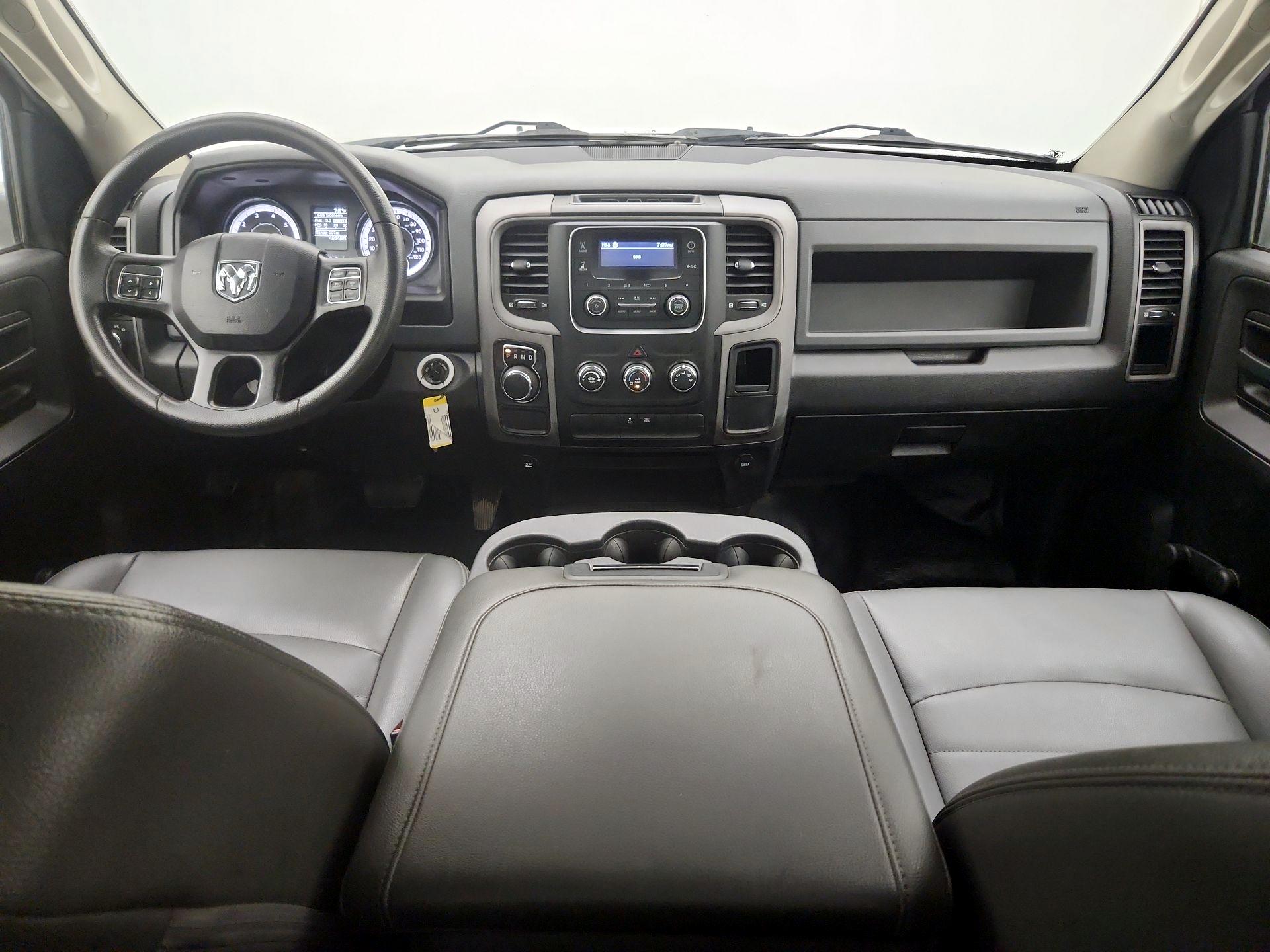 Thumbnail: 2020 RAM 1500 Classic - 9