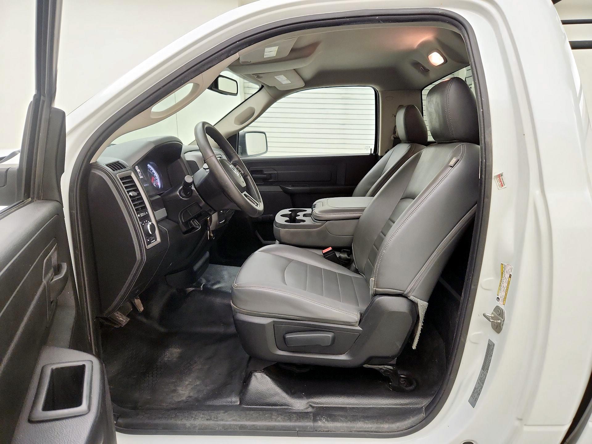 Thumbnail: 2020 RAM 1500 Classic - 11