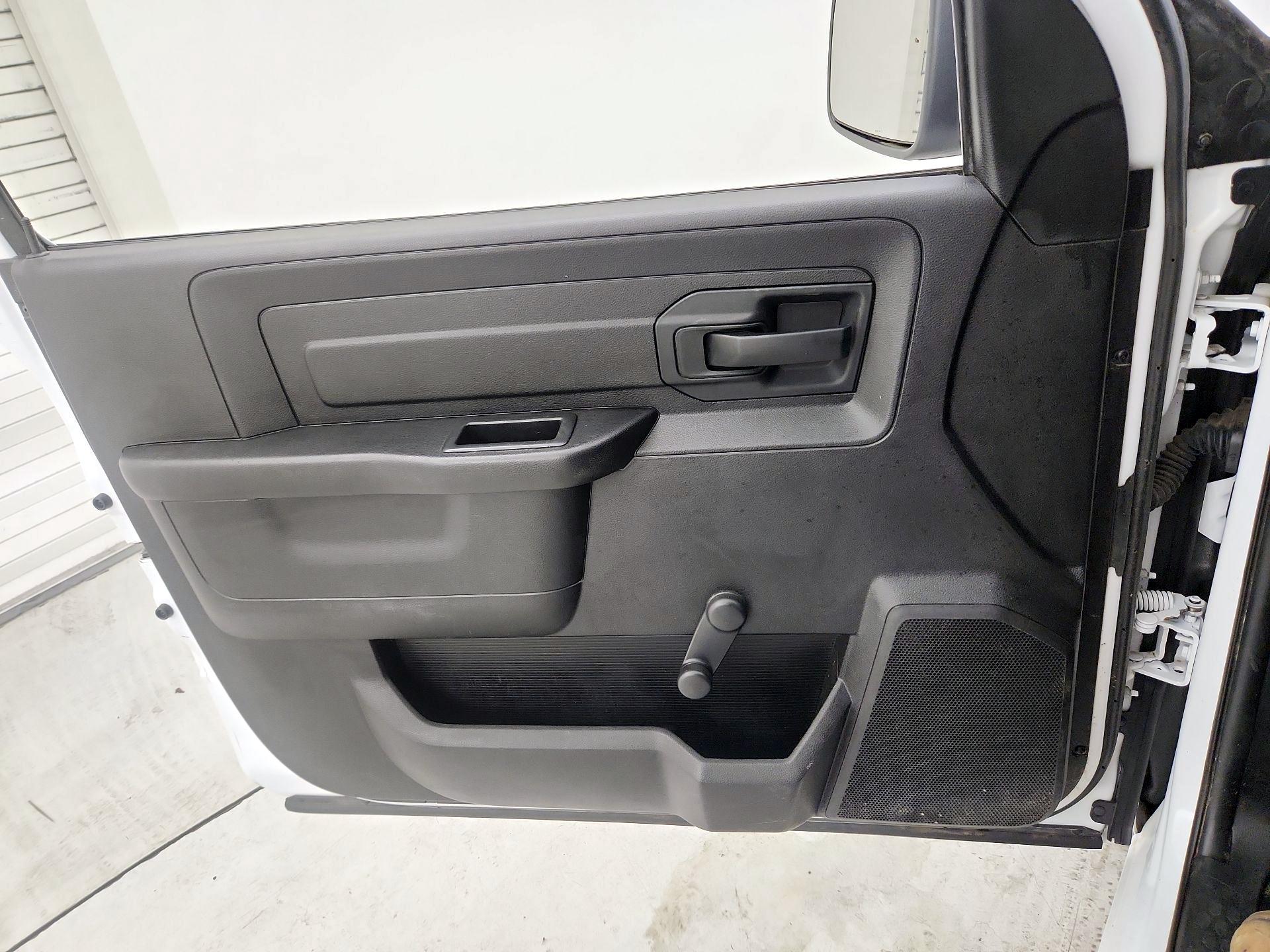 Thumbnail: 2020 RAM 1500 Classic - 12