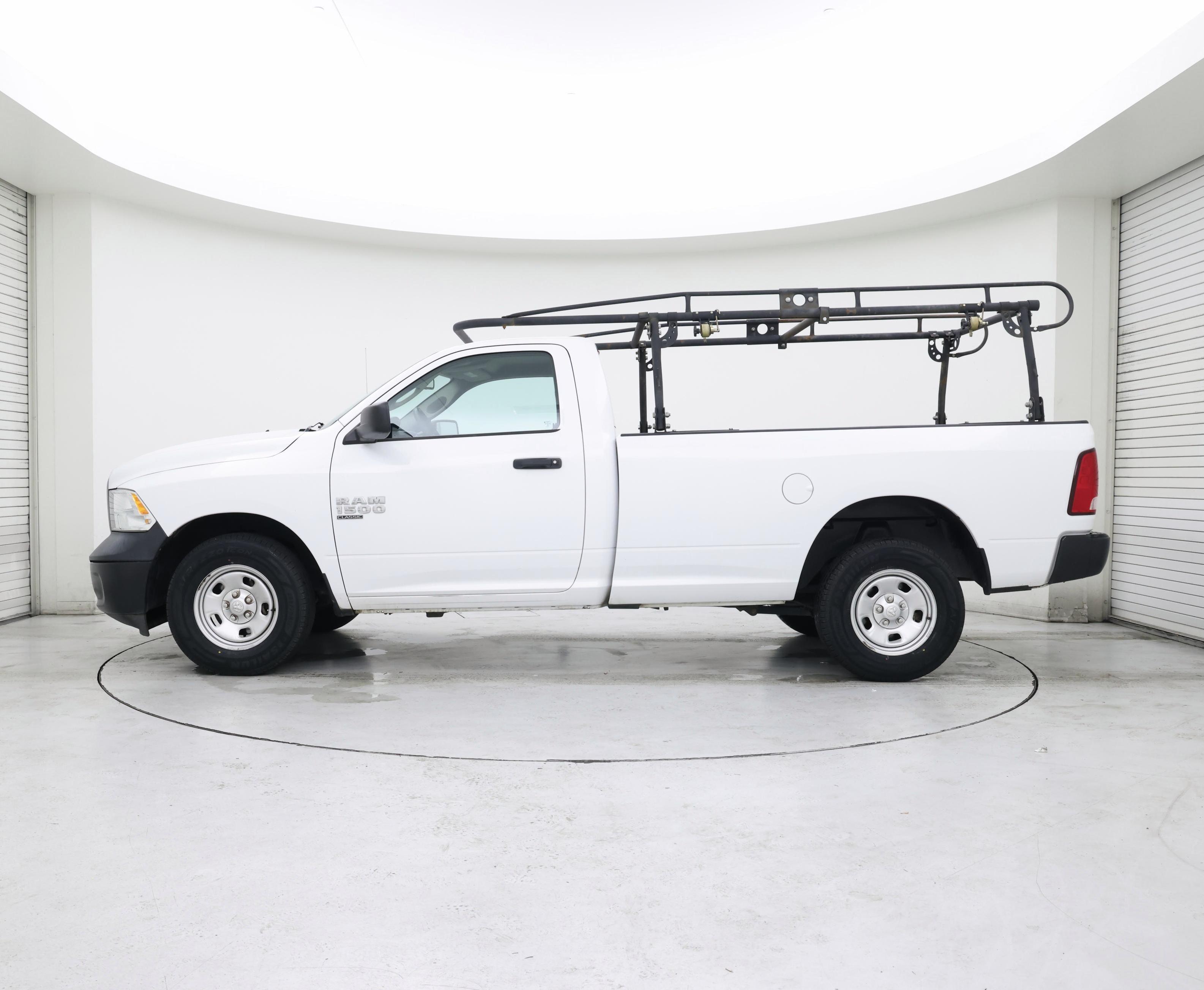 Thumbnail: 2020 RAM 1500 Classic - 3