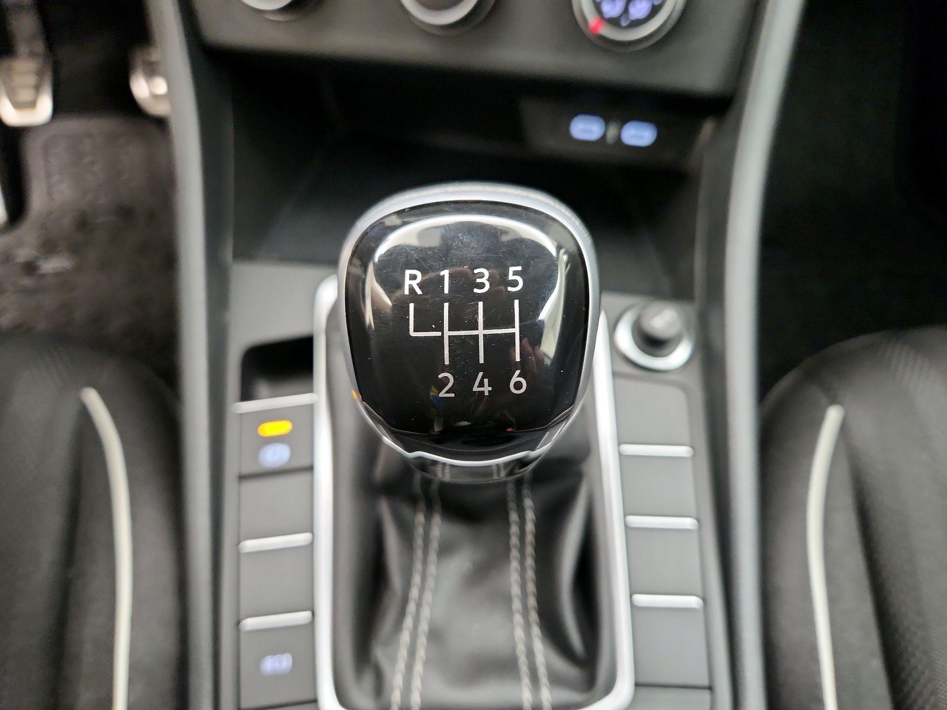 Thumbnail: 2023 Volkswagen Jetta - 17