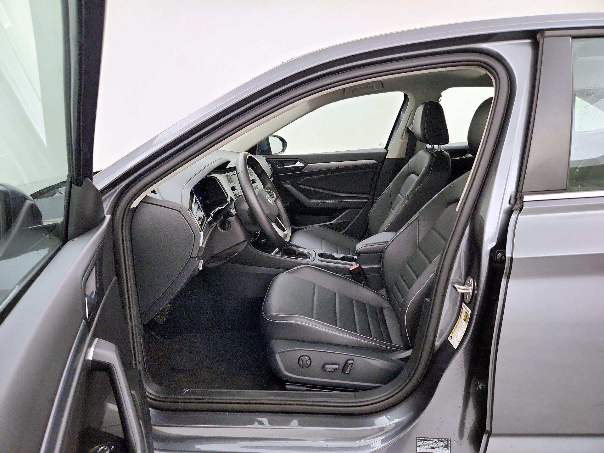 Thumbnail: 2022 Volkswagen Jetta - 11