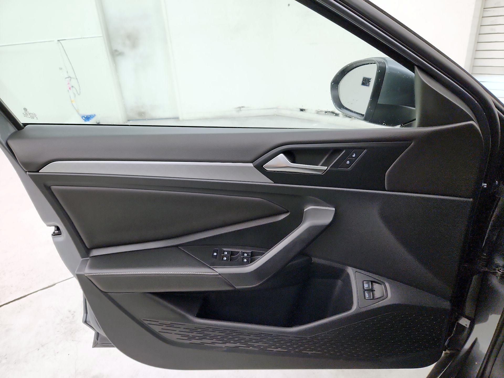 Thumbnail: 2022 Volkswagen Jetta - 12