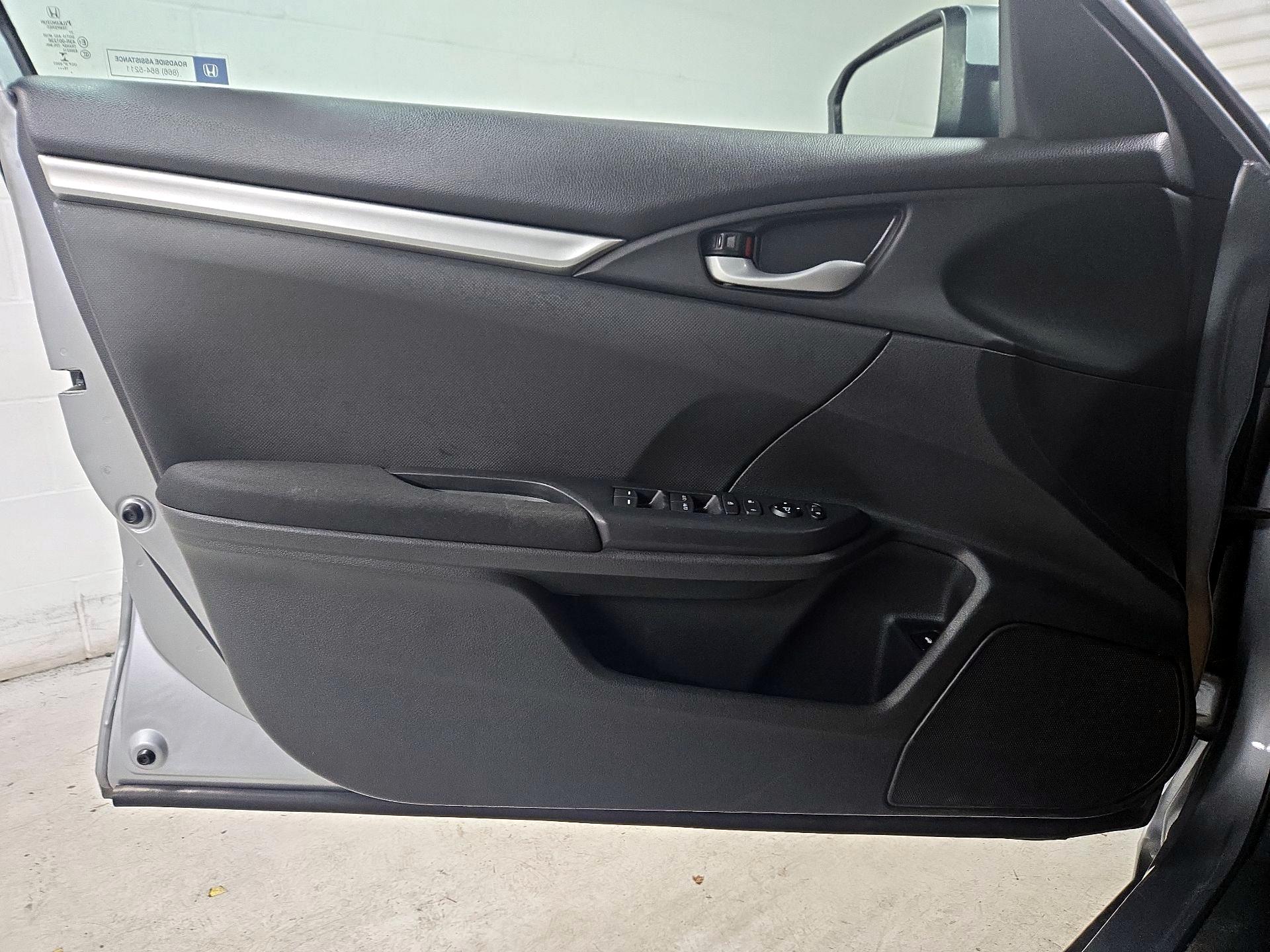 Thumbnail: 2017 Honda Civic - 12