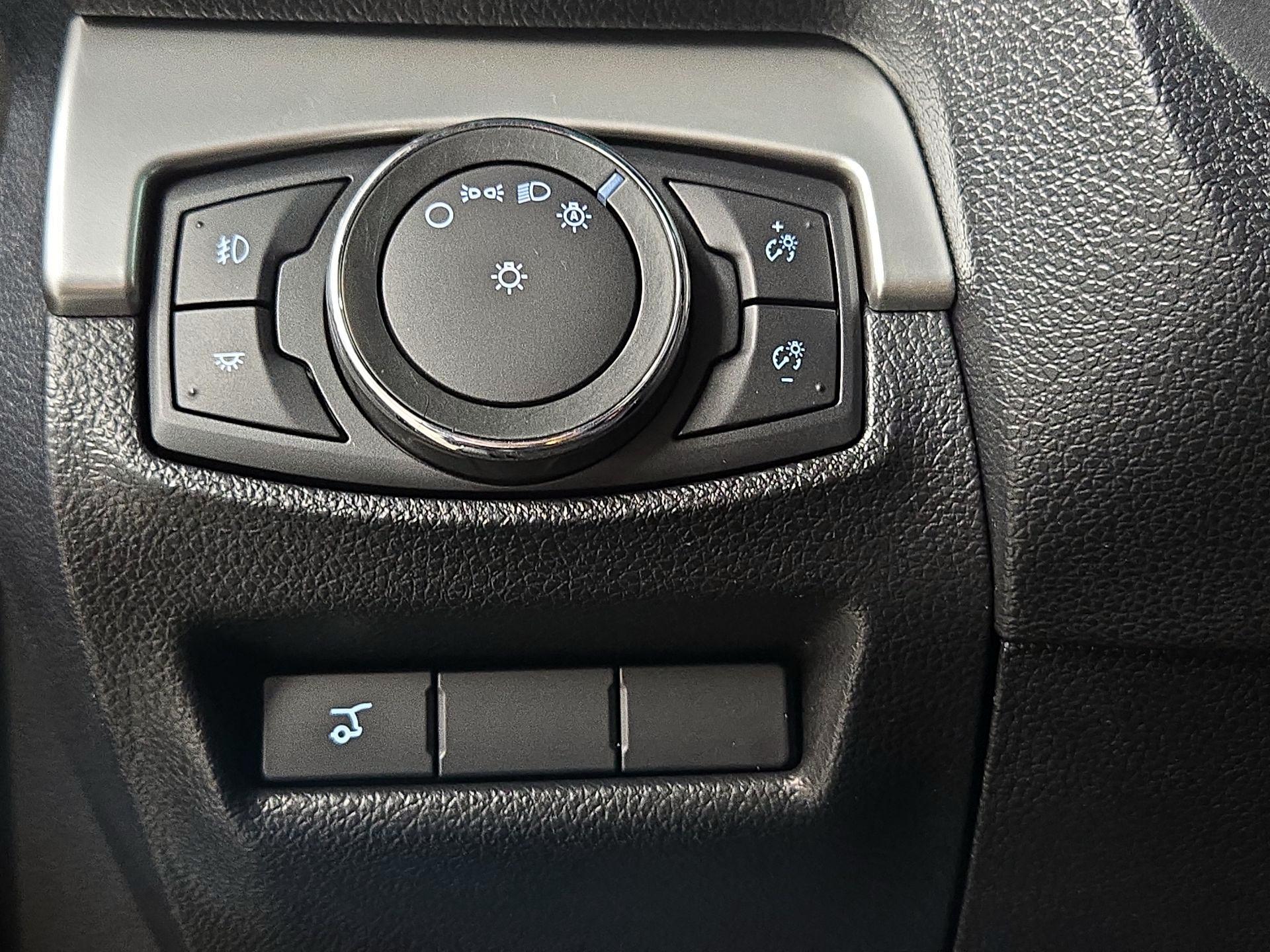 Thumbnail: 2017 Ford Explorer - 13