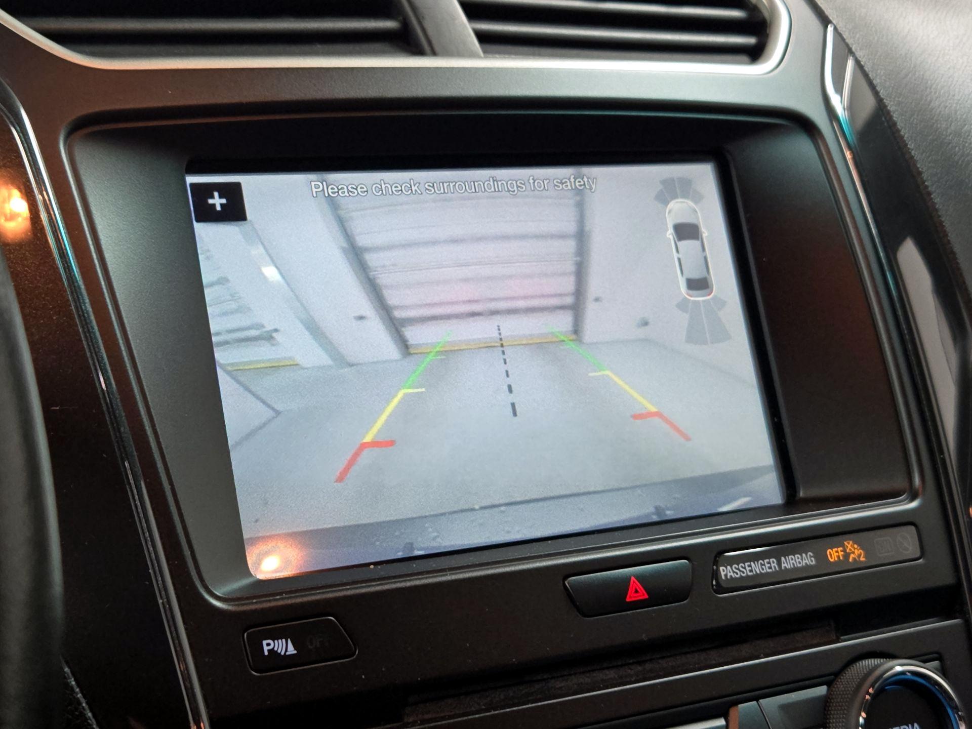 Thumbnail: 2017 Ford Explorer - 15