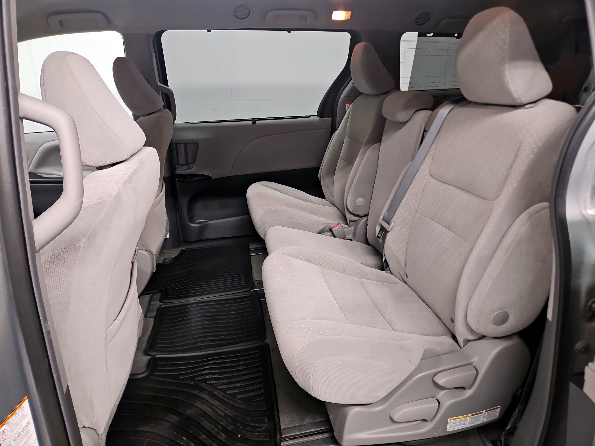 Thumbnail: 2019 Toyota Sienna - 19