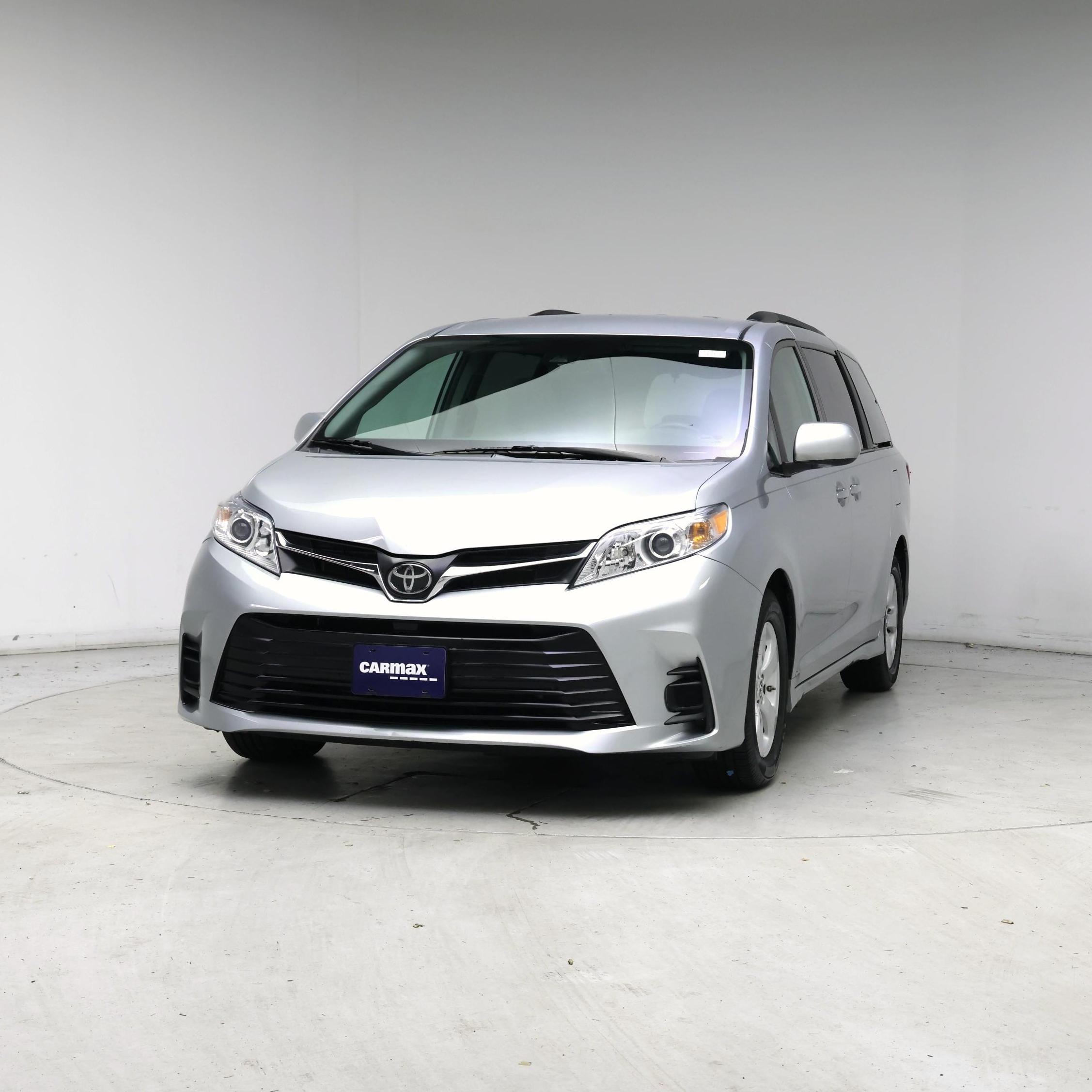 Thumbnail: 2019 Toyota Sienna - 4