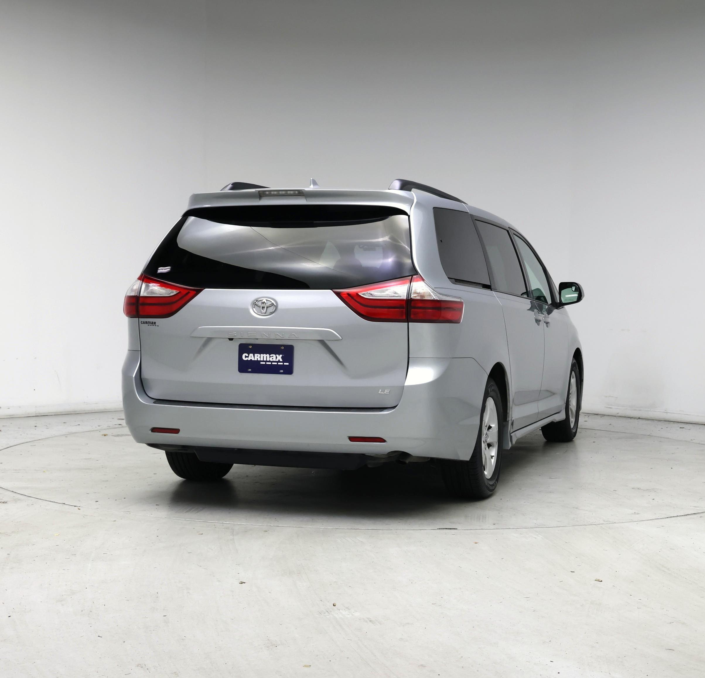 Thumbnail: 2019 Toyota Sienna - 8