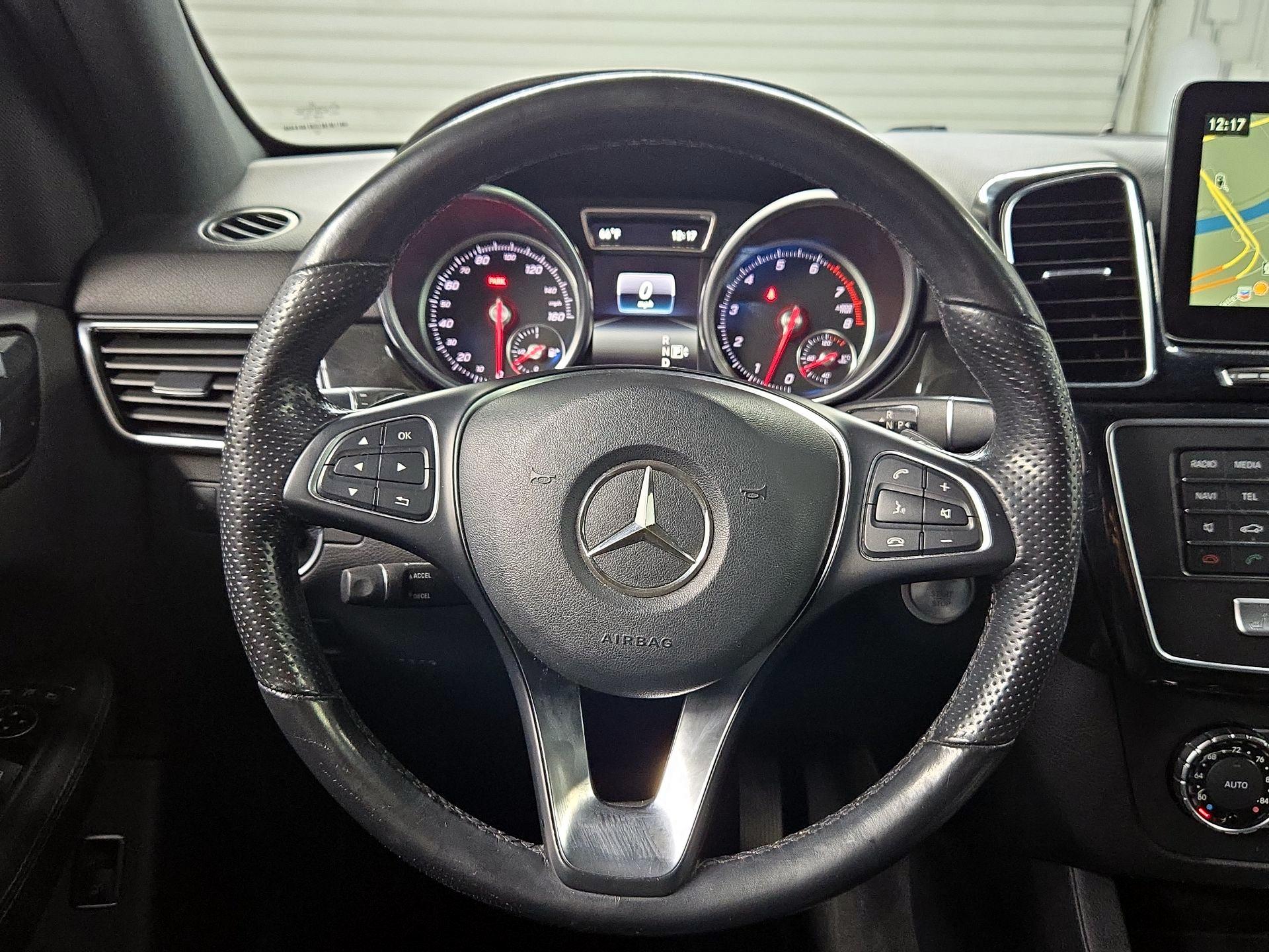 Thumbnail: 2016 Mercedes-Benz GLE - 10