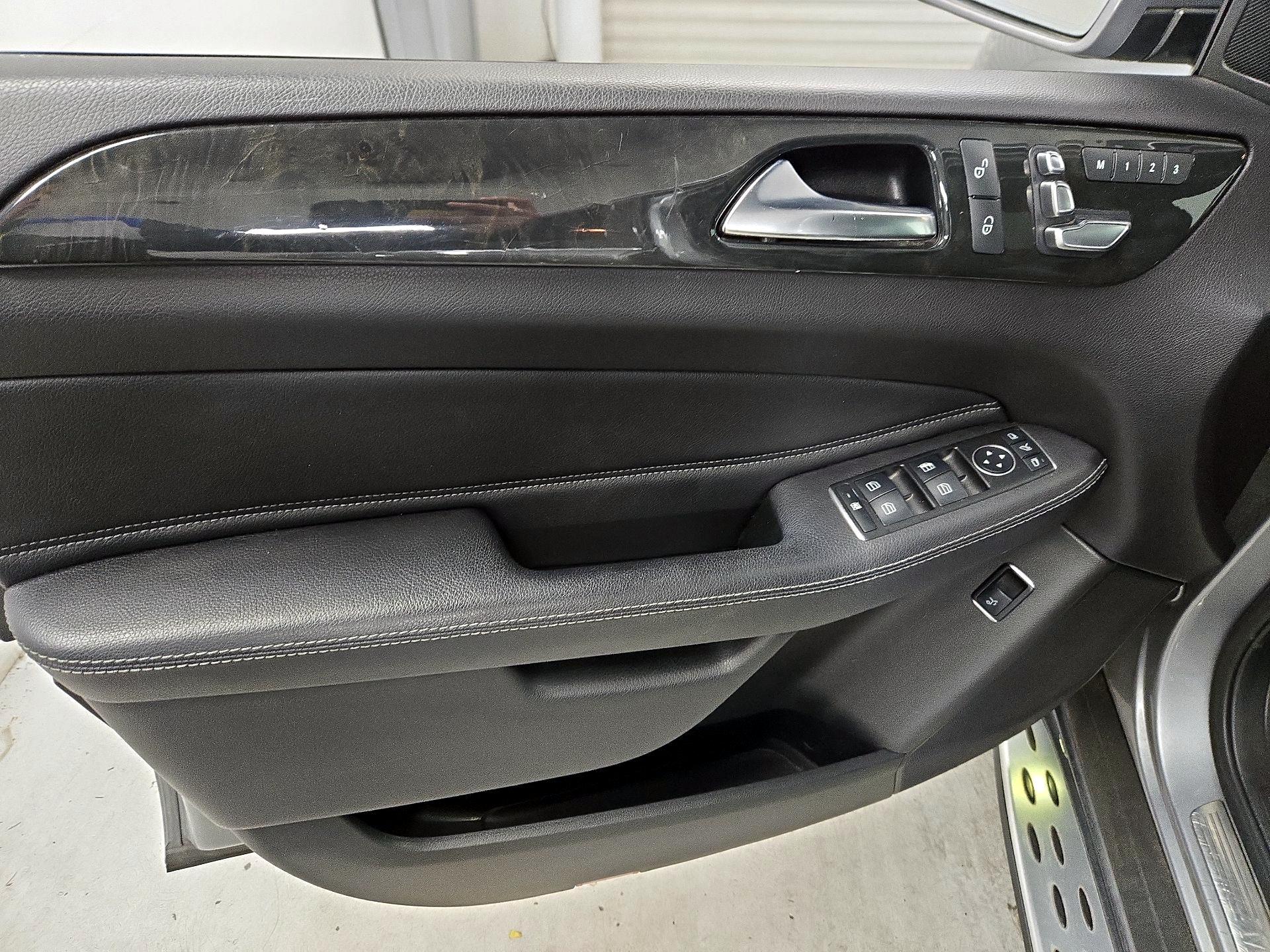 Thumbnail: 2016 Mercedes-Benz GLE - 12