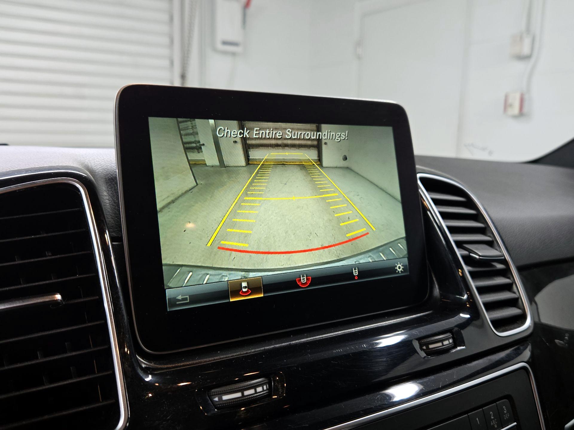 Thumbnail: 2016 Mercedes-Benz GLE - 15