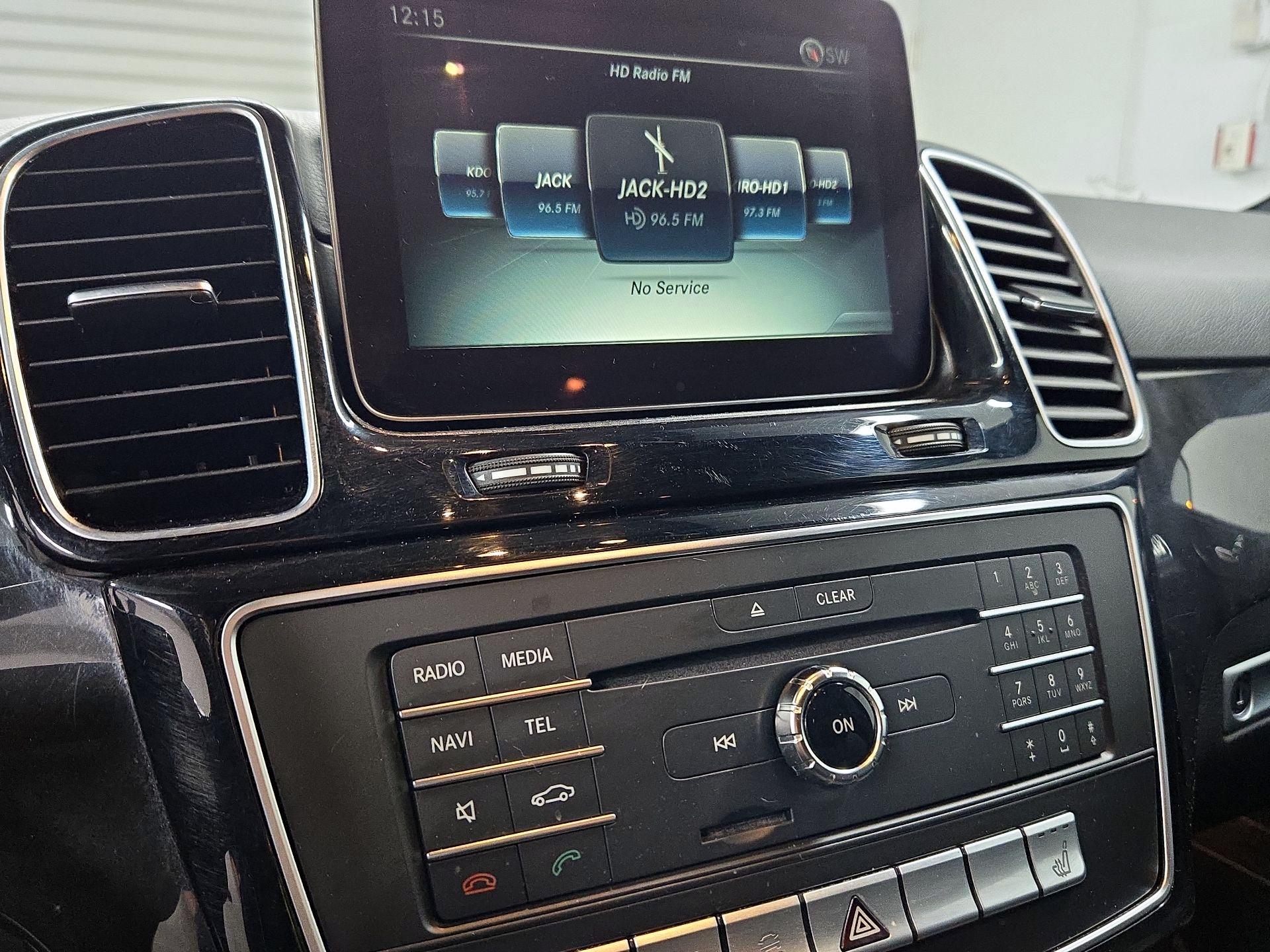 Thumbnail: 2016 Mercedes-Benz GLE - 16