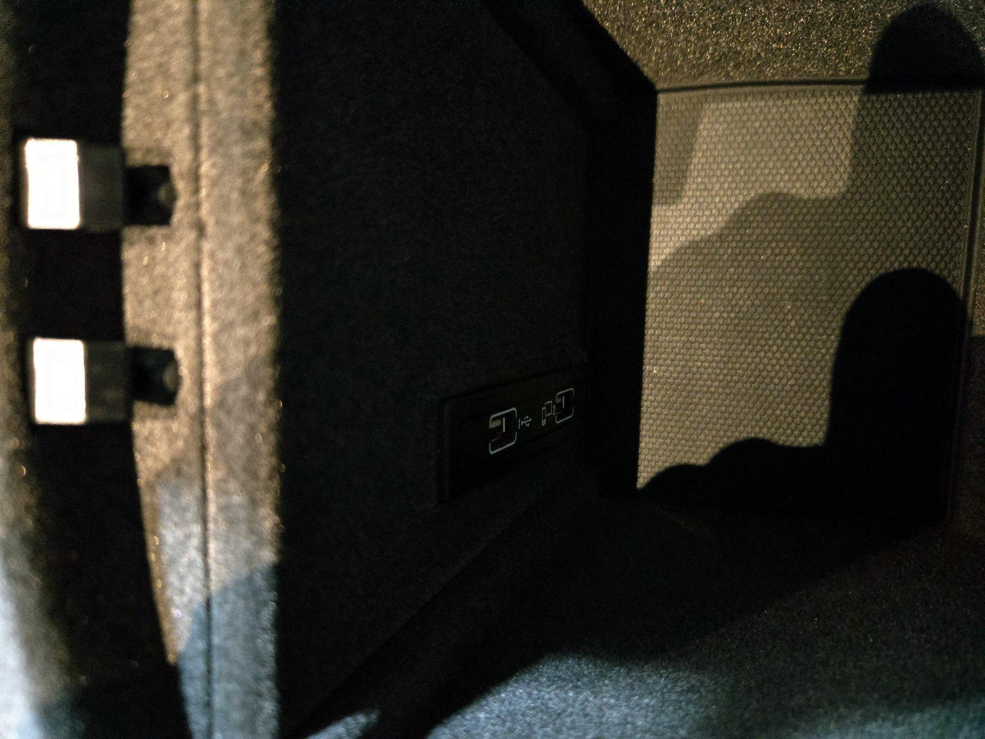 Thumbnail: 2016 Mercedes-Benz GLE - 19