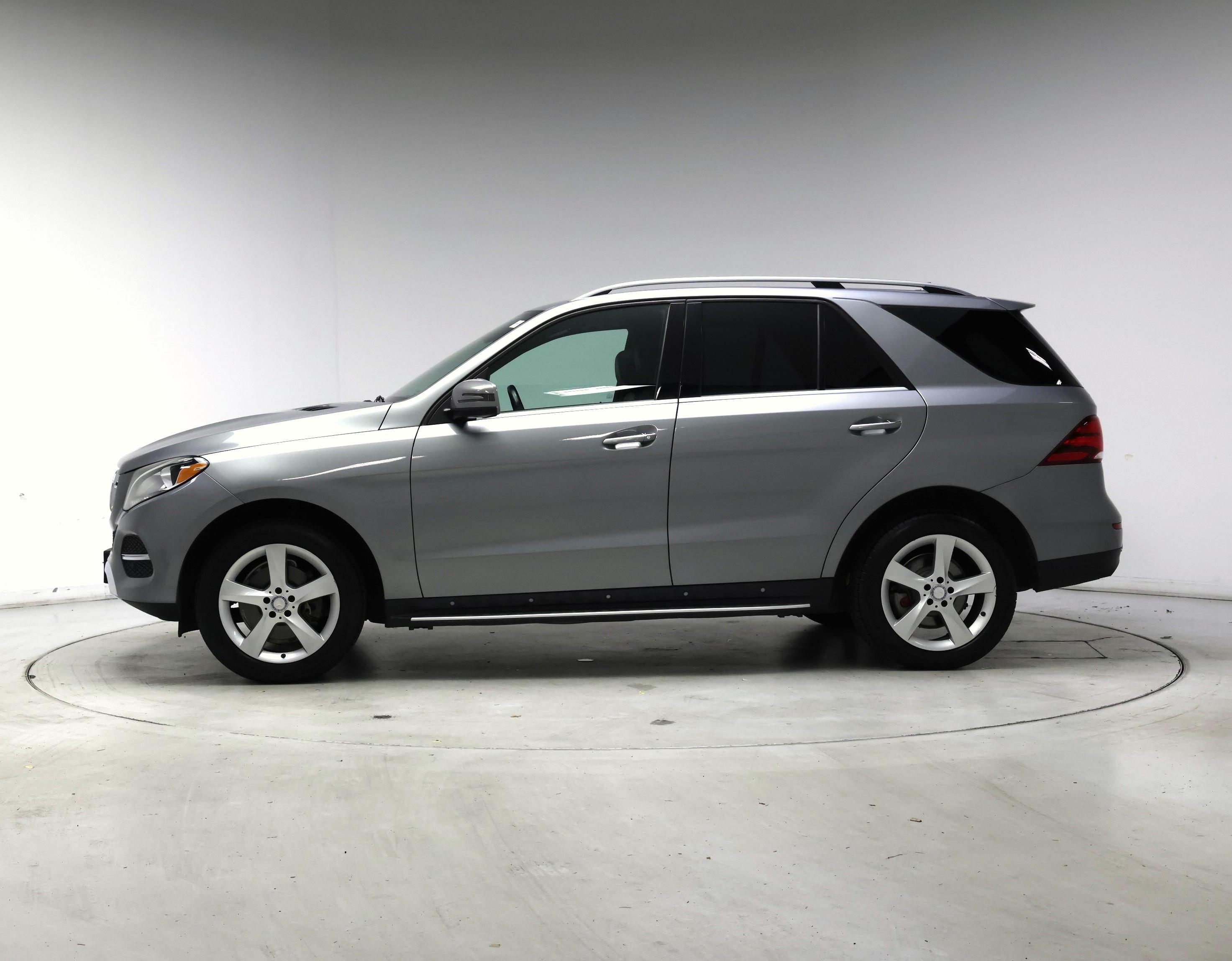 Thumbnail: 2016 Mercedes-Benz GLE - 3