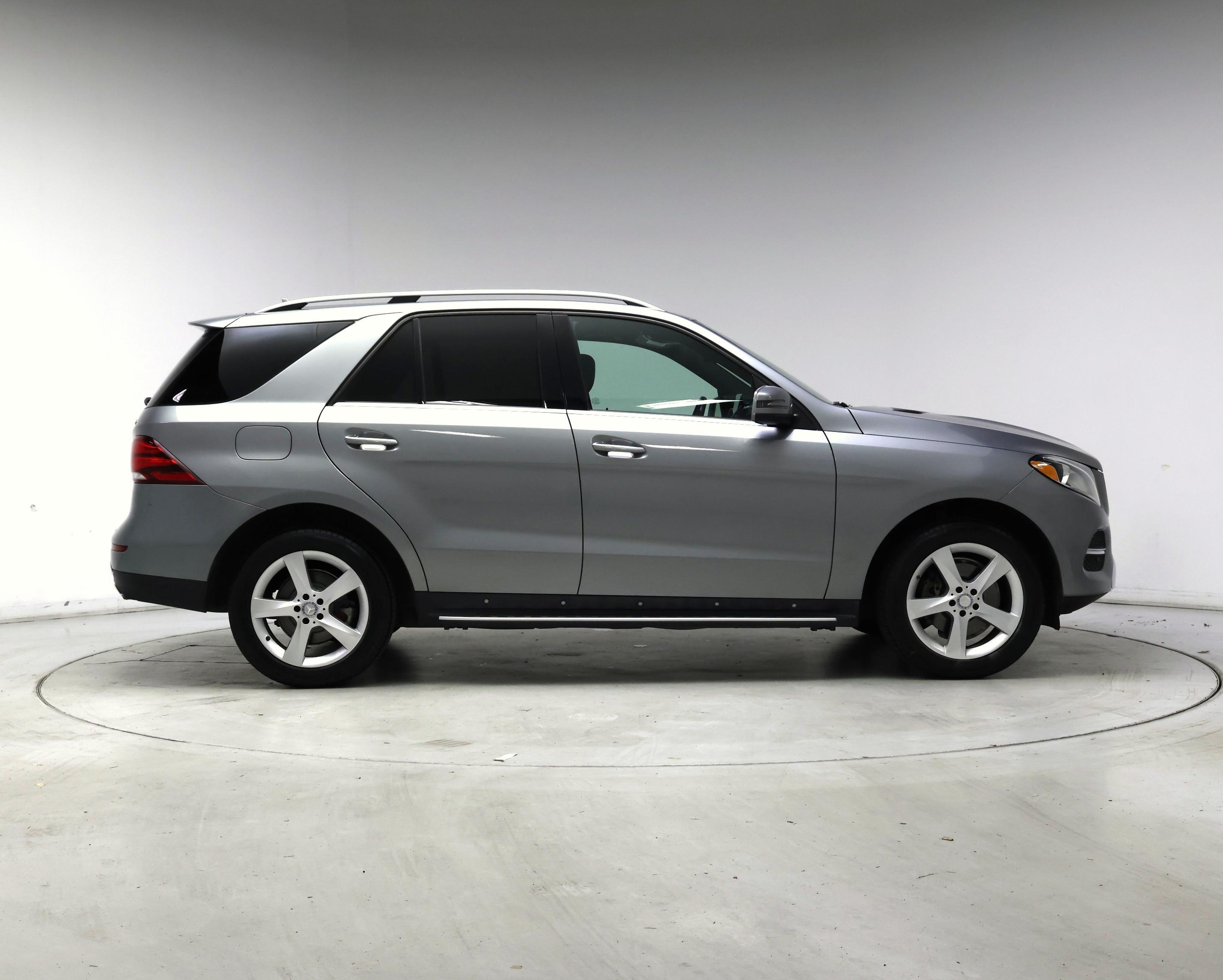 Thumbnail: 2016 Mercedes-Benz GLE - 7