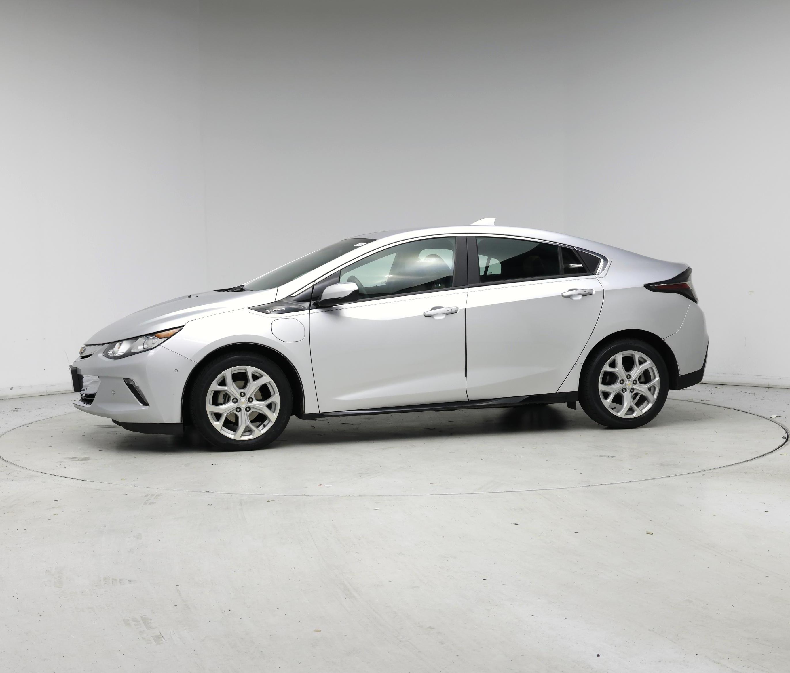 Thumbnail: 2017 Chevrolet Volt - 3