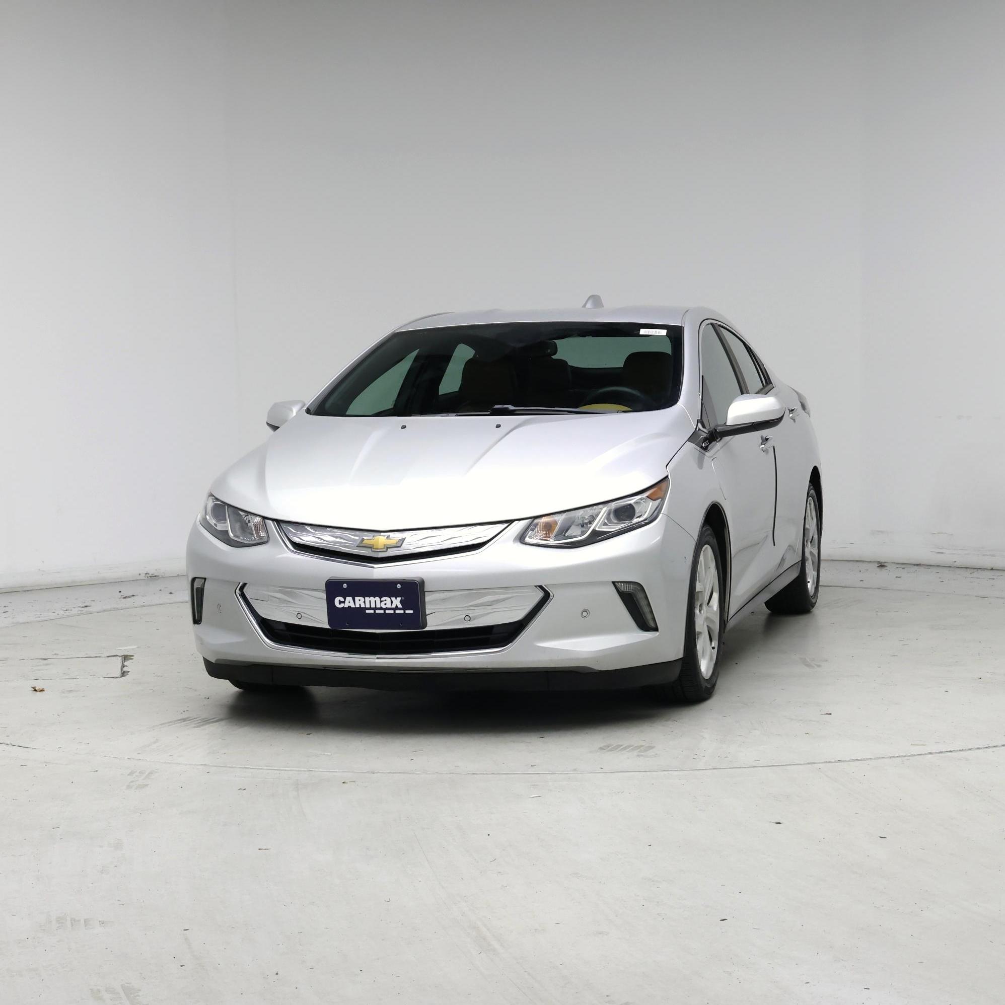Thumbnail: 2017 Chevrolet Volt - 4