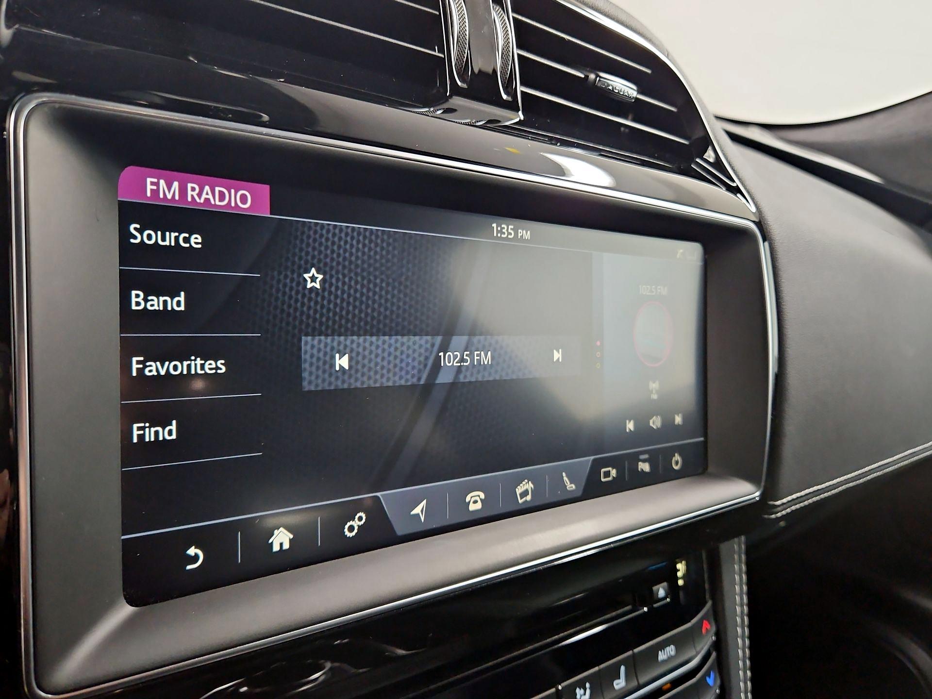 Thumbnail: 2019 Jaguar F-Pace - 16