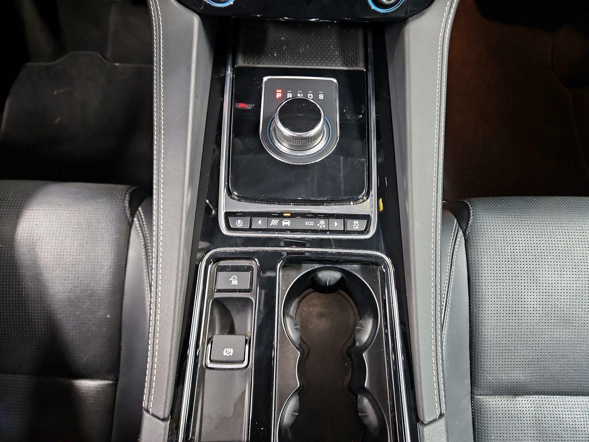 Thumbnail: 2019 Jaguar F-Pace - 18