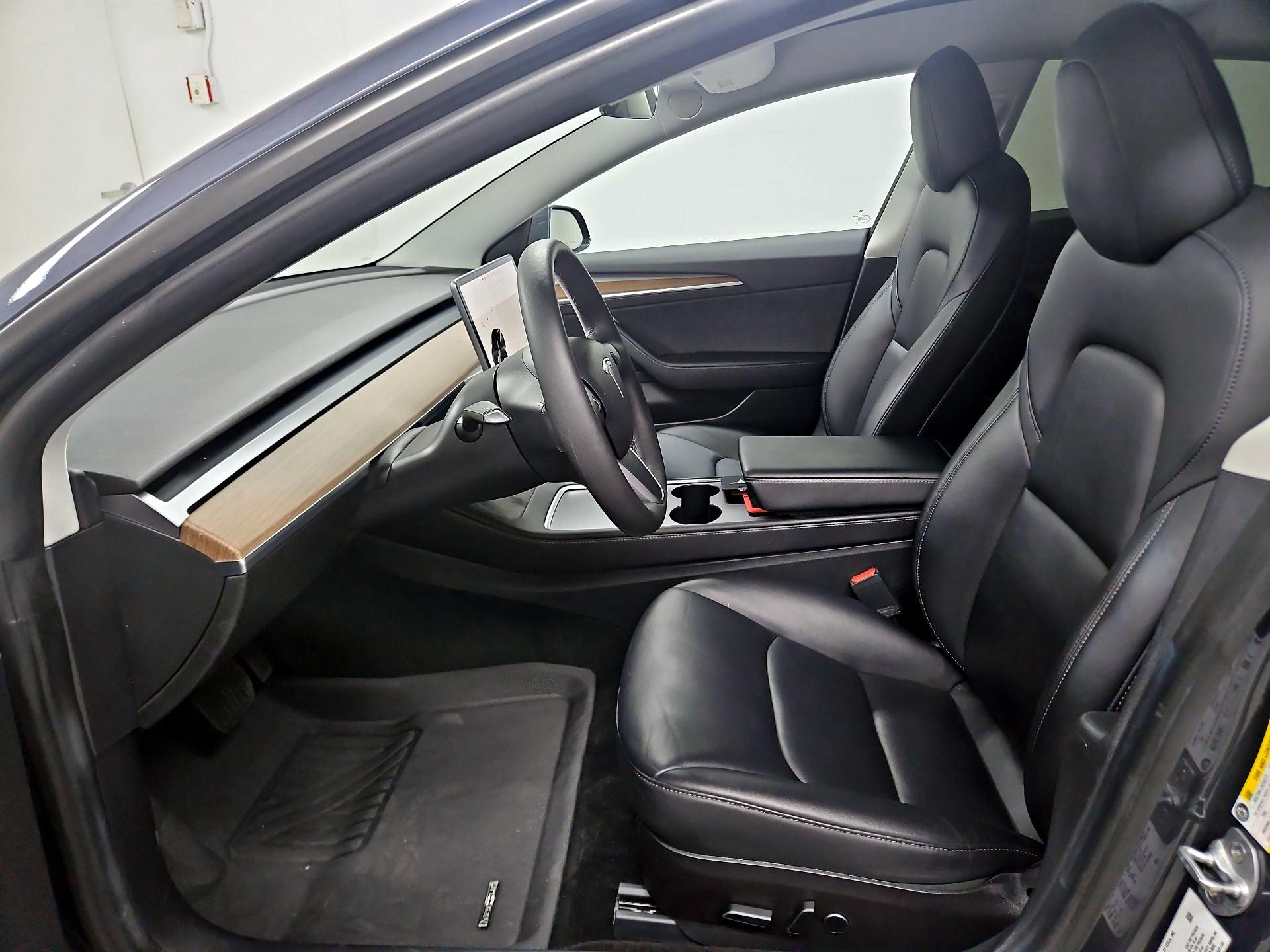 Thumbnail: 2022 Tesla Model 3 - 11