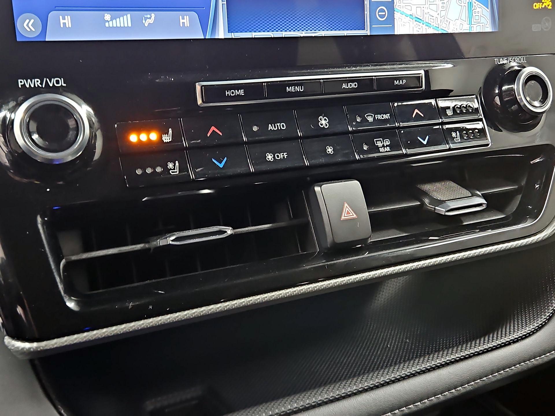 Thumbnail: 2022 Toyota Highlander - 17