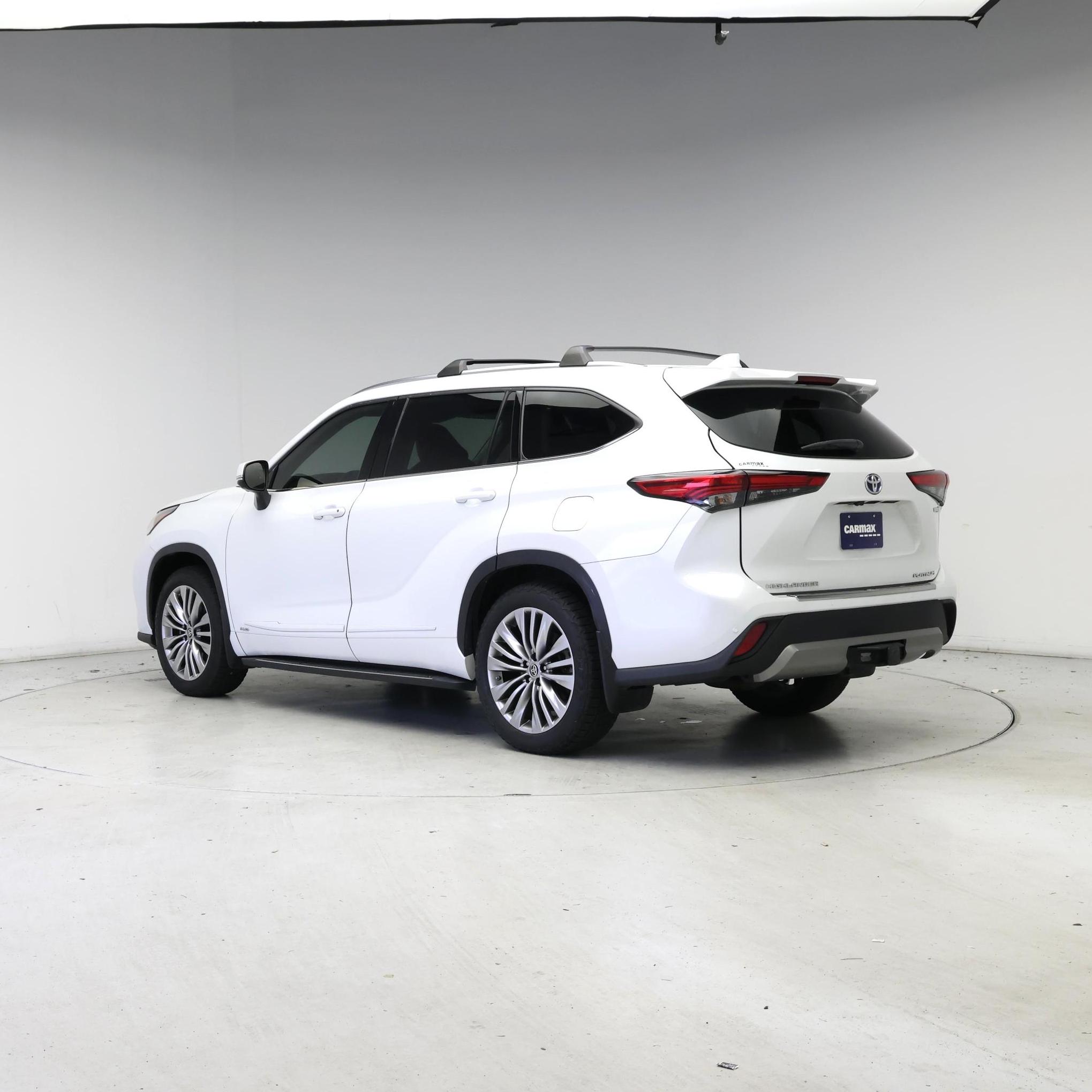 Thumbnail: 2022 Toyota Highlander - 2