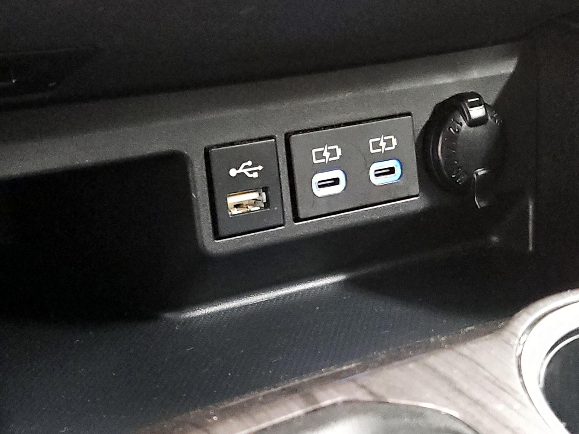 Thumbnail: 2022 Toyota Highlander - 19