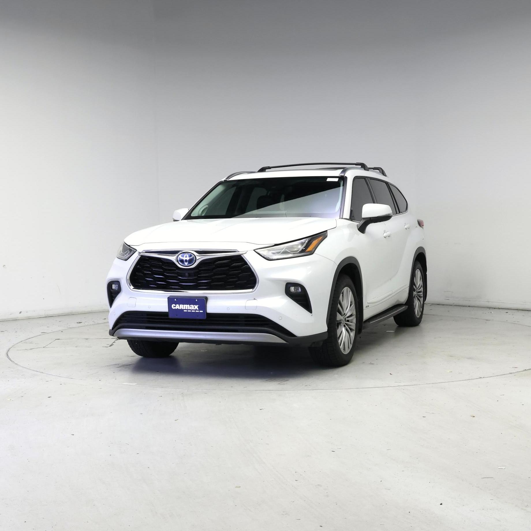 Thumbnail: 2022 Toyota Highlander - 4