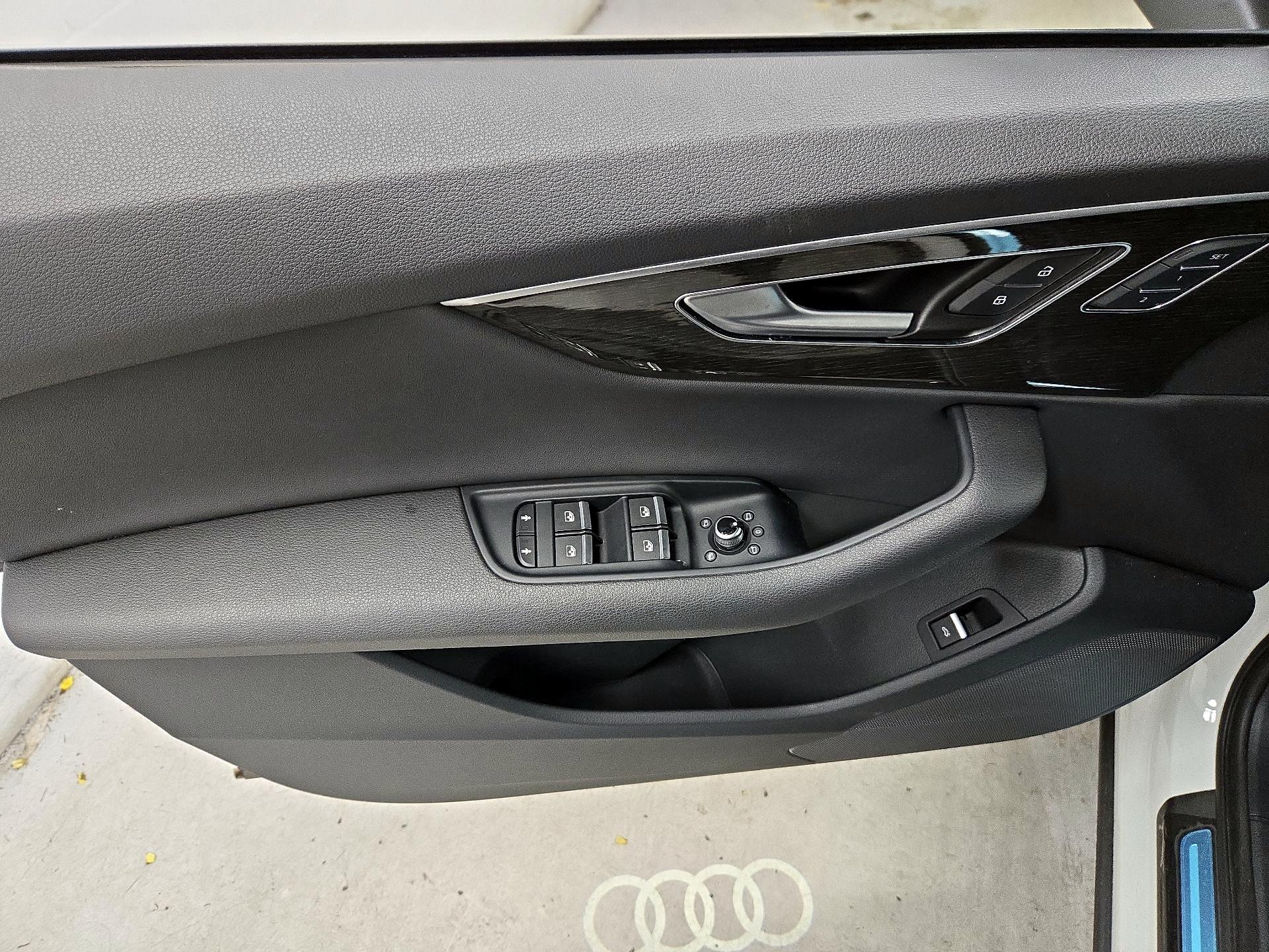 Thumbnail: 2021 Audi Q7 - 12