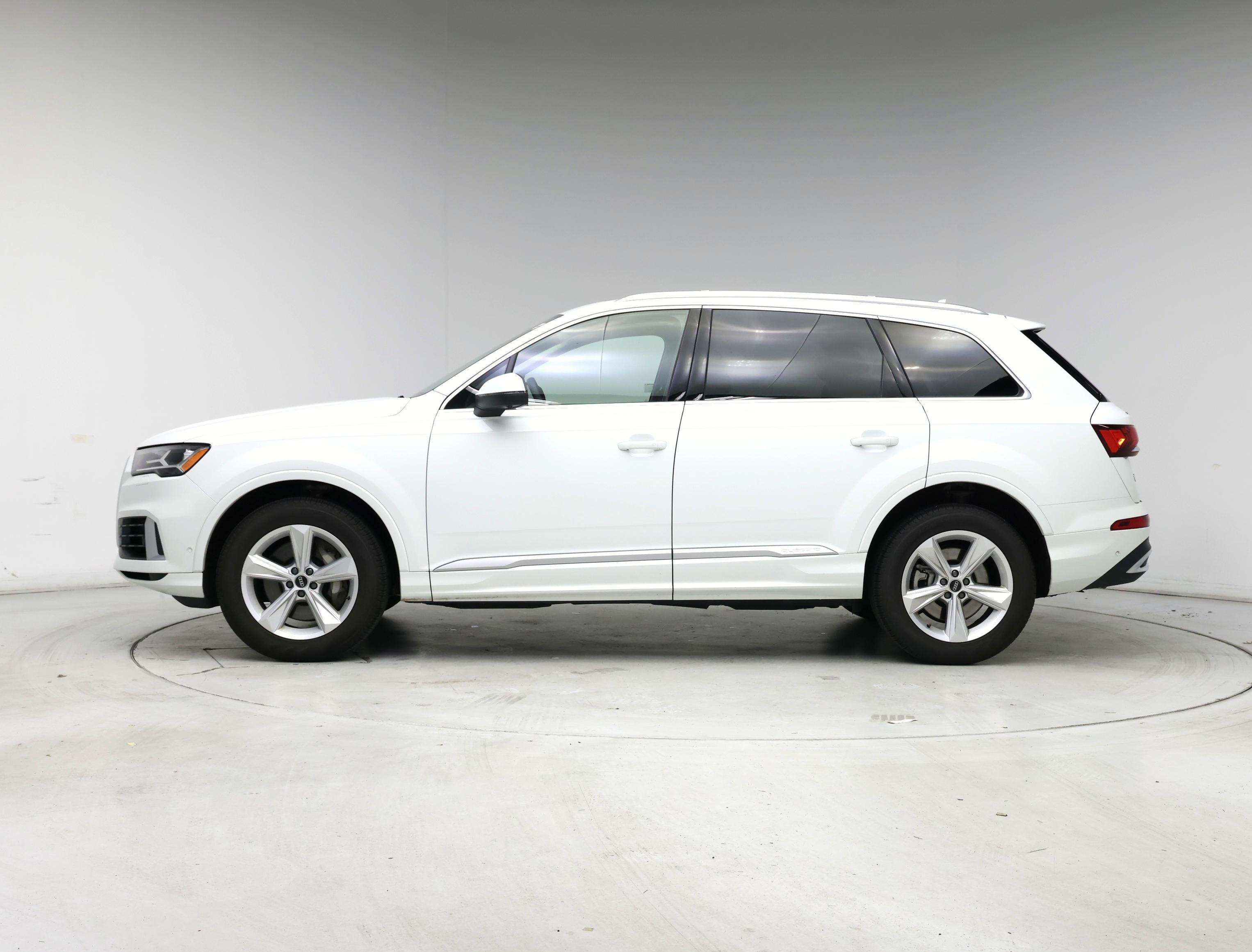 Thumbnail: 2021 Audi Q7 - 3