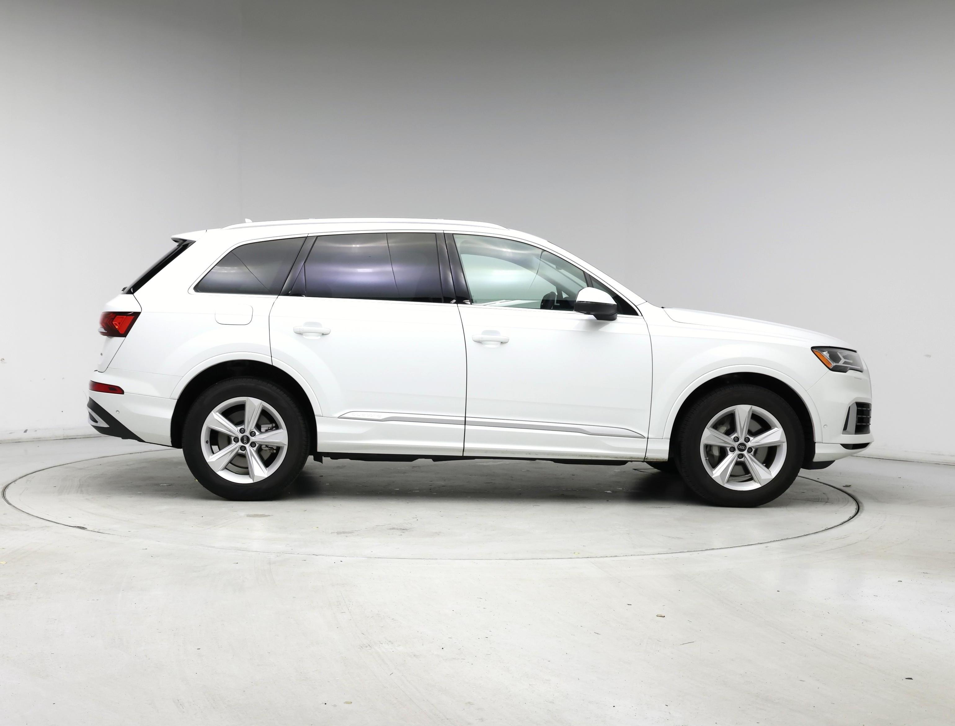 Thumbnail: 2021 Audi Q7 - 7