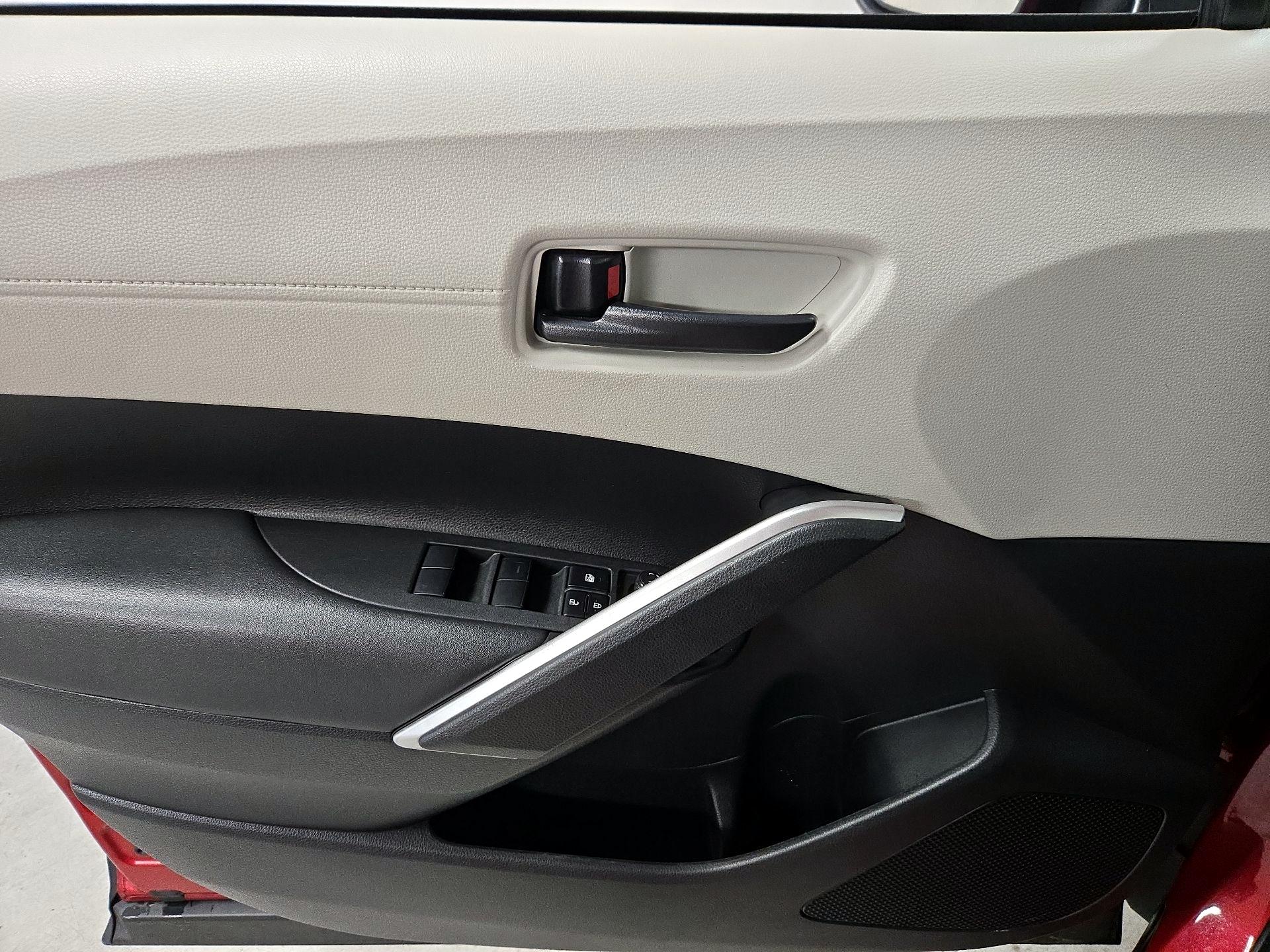 Thumbnail: 2022 Toyota Corolla Cross - 12