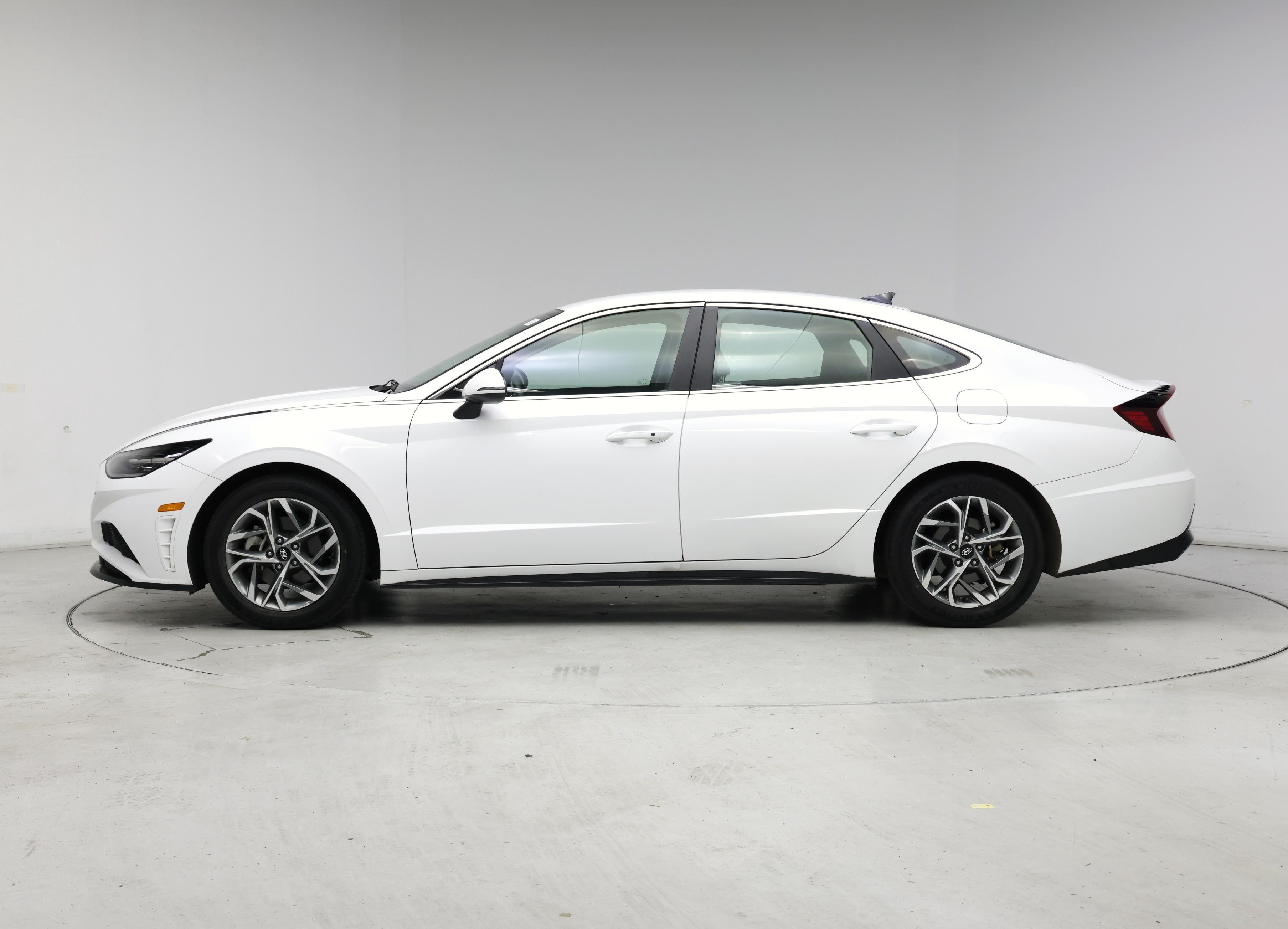 Thumbnail: 2023 Hyundai Sonata - 3