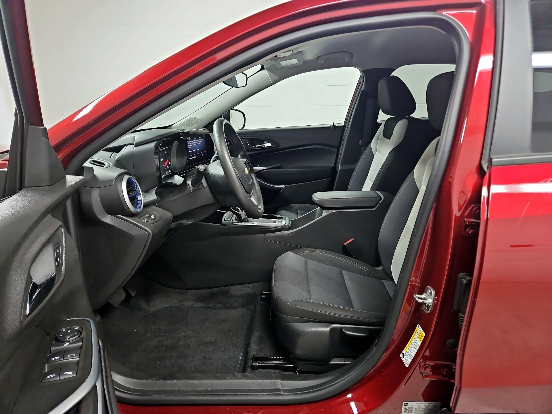 Thumbnail: 2024 Chevrolet Trax - 11