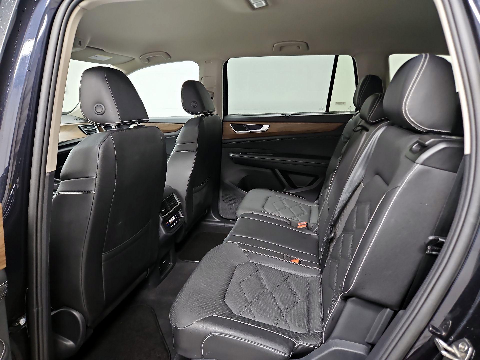 Thumbnail: 2025 Volkswagen Atlas - 19