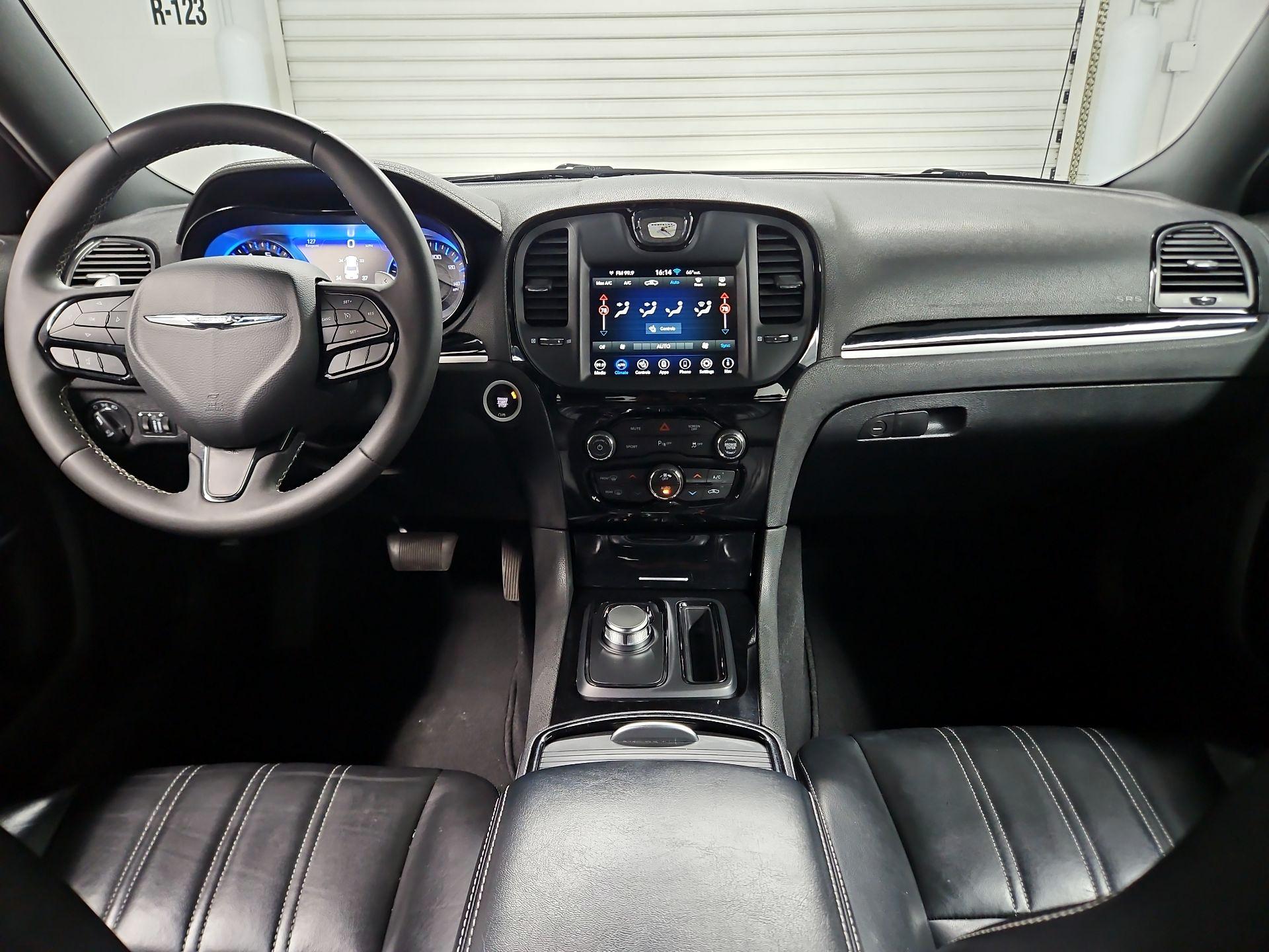 Thumbnail: 2023 Chrysler 300 - 9