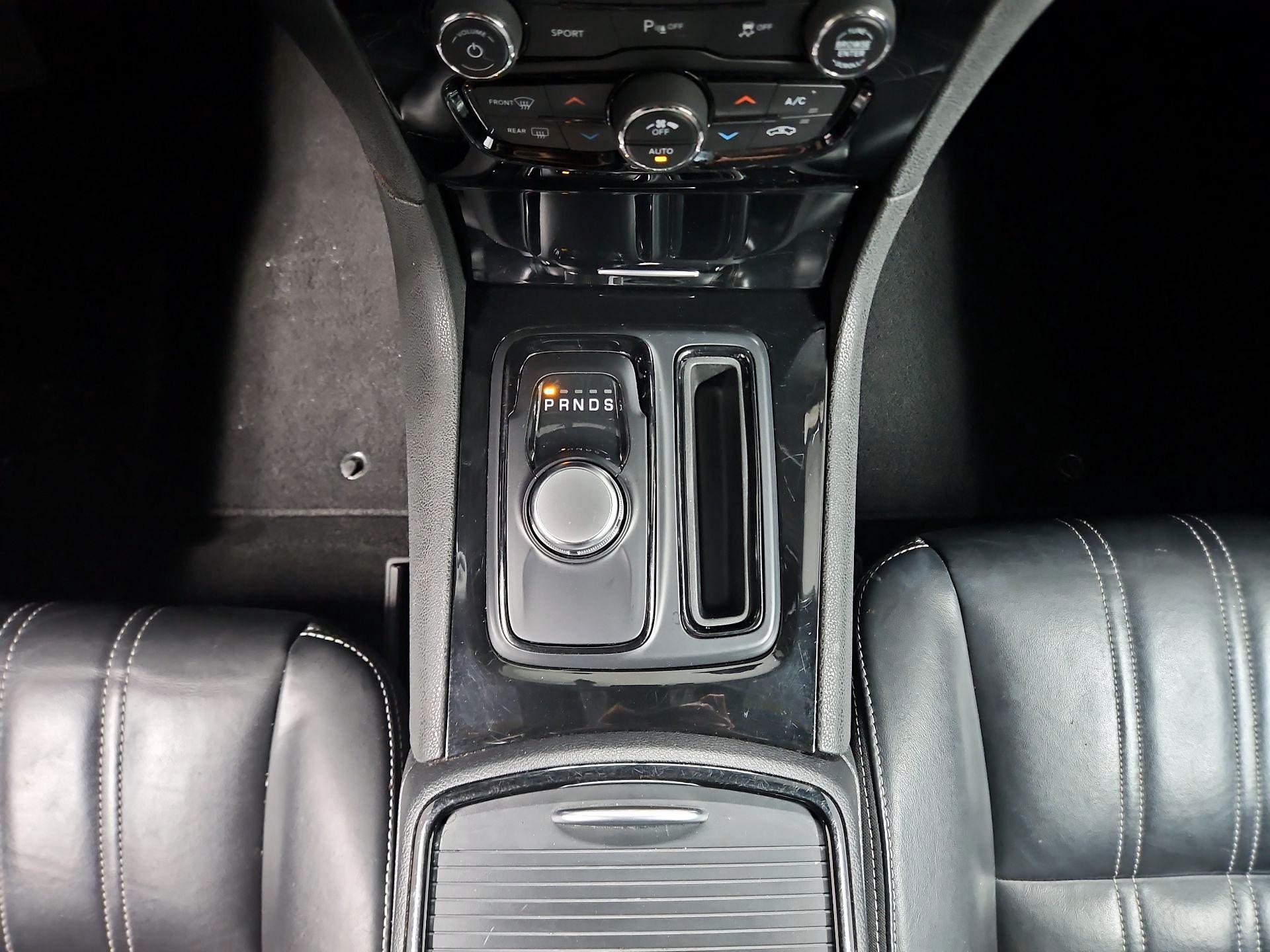 Thumbnail: 2023 Chrysler 300 - 18