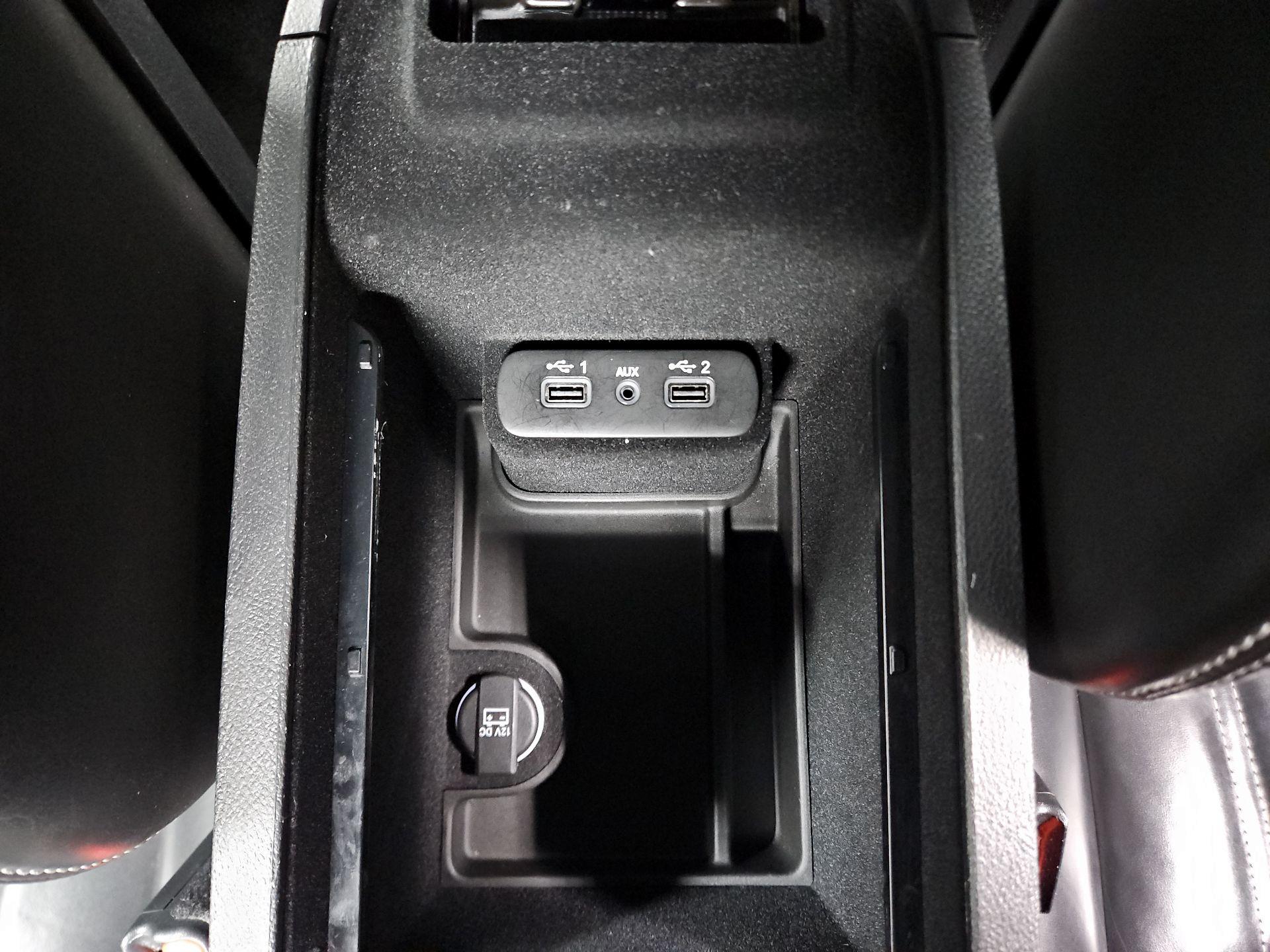 Thumbnail: 2023 Chrysler 300 - 19