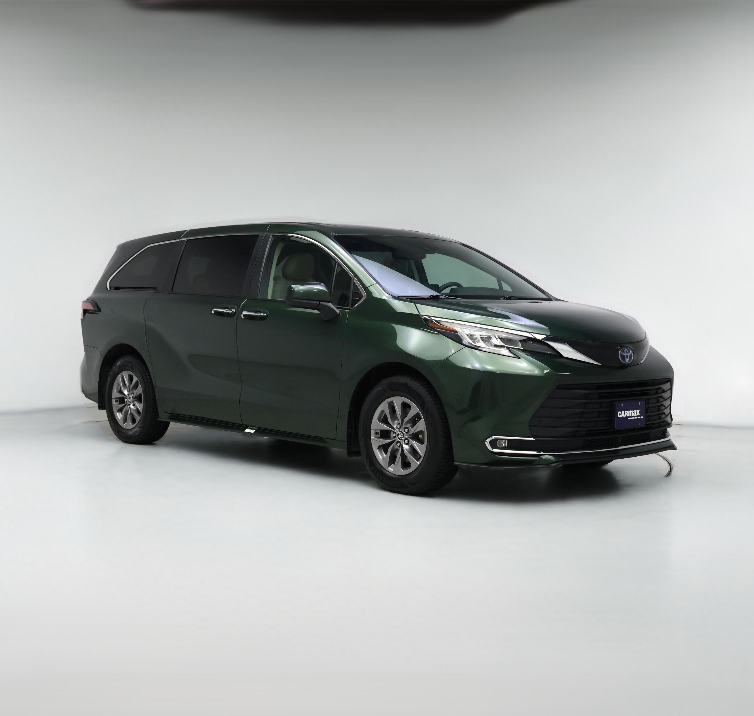 Thumbnail: 2022 Toyota Sienna - 1