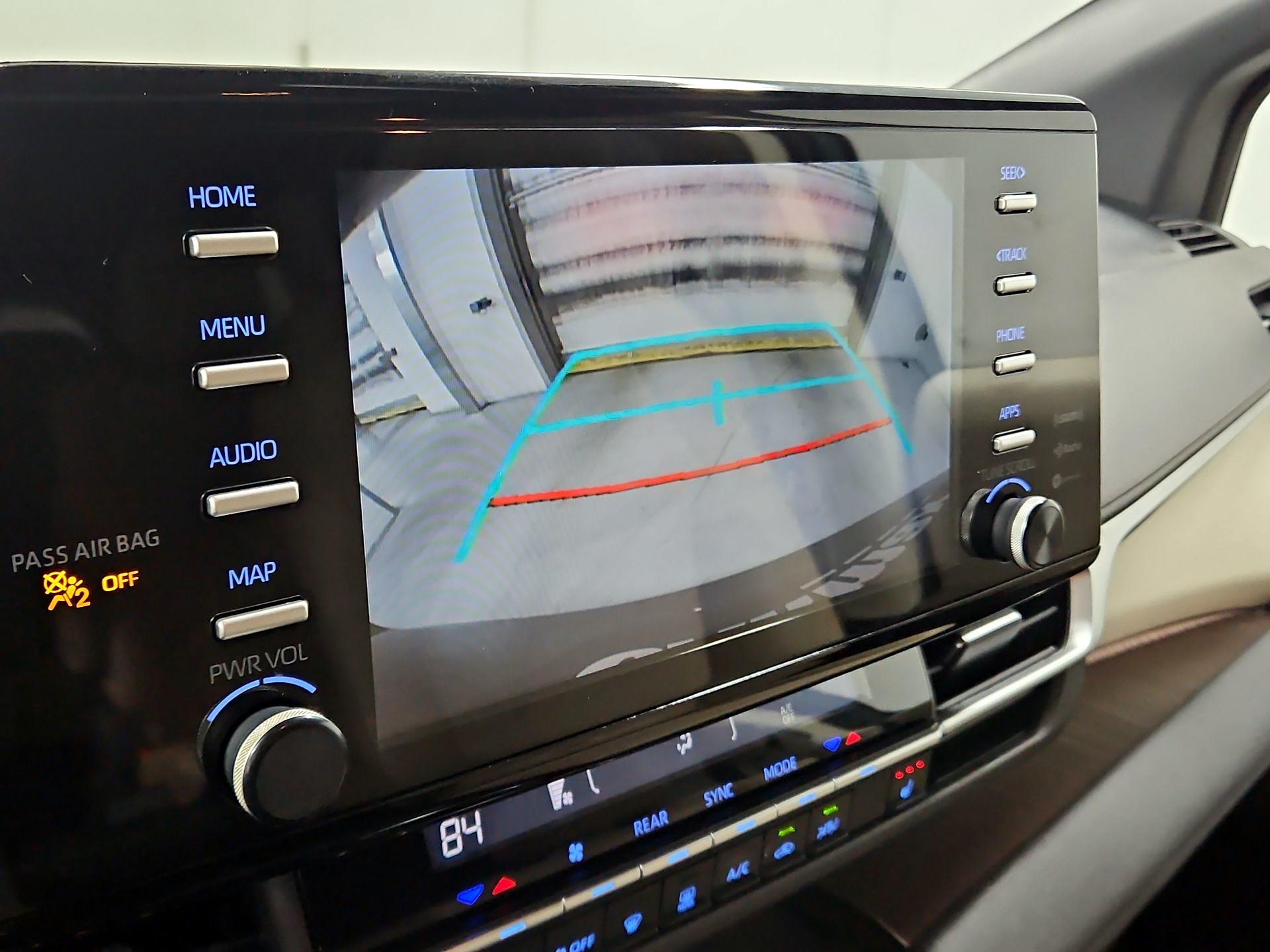 Thumbnail: 2022 Toyota Sienna - 14