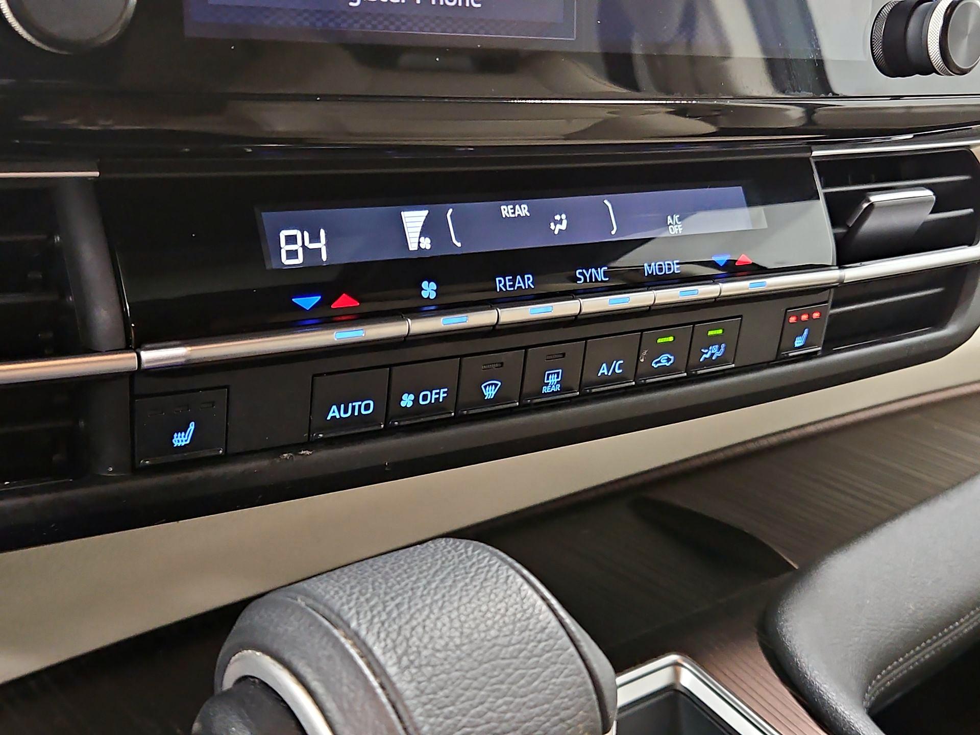 Thumbnail: 2022 Toyota Sienna - 16