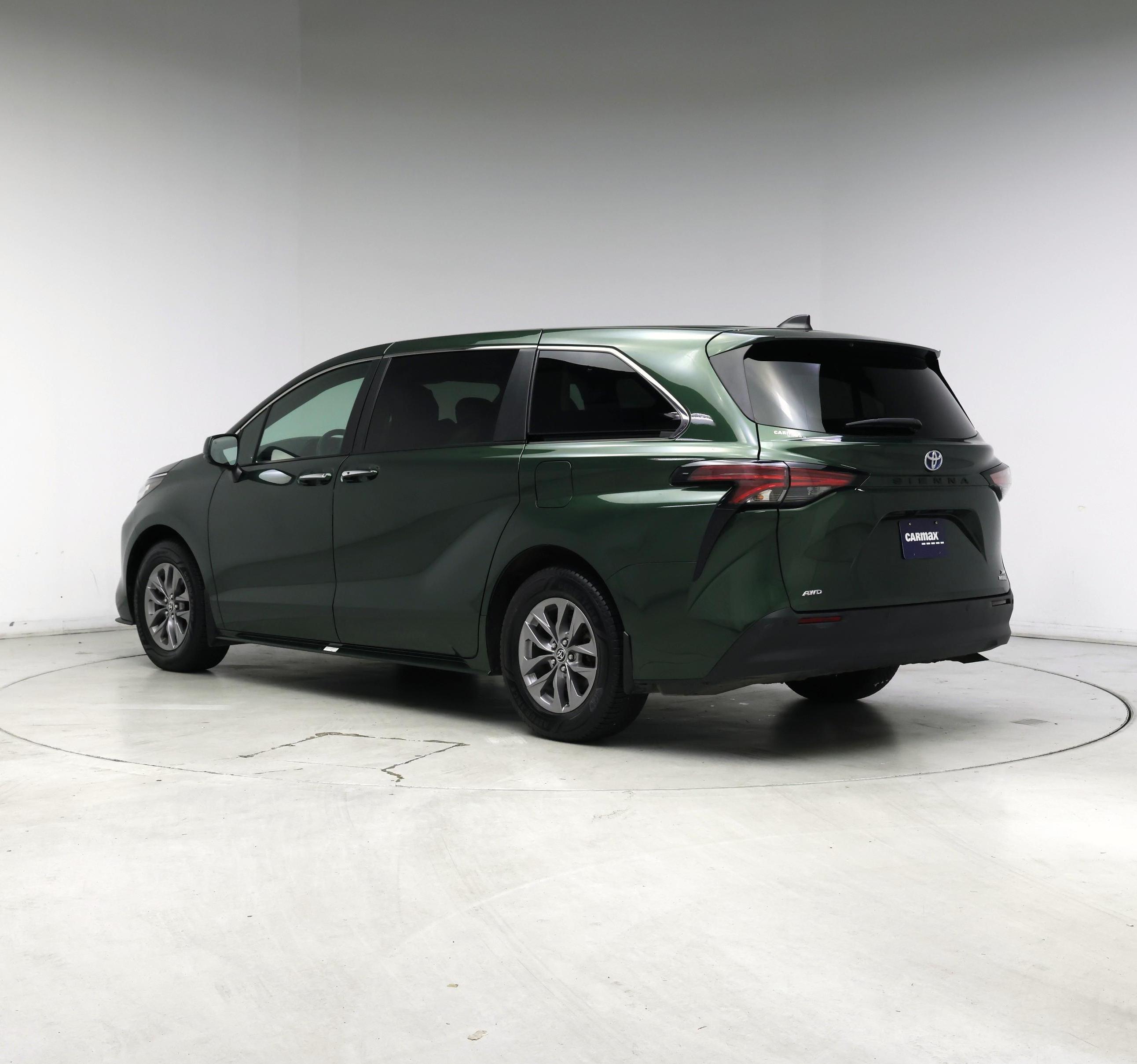 Thumbnail: 2022 Toyota Sienna - 2