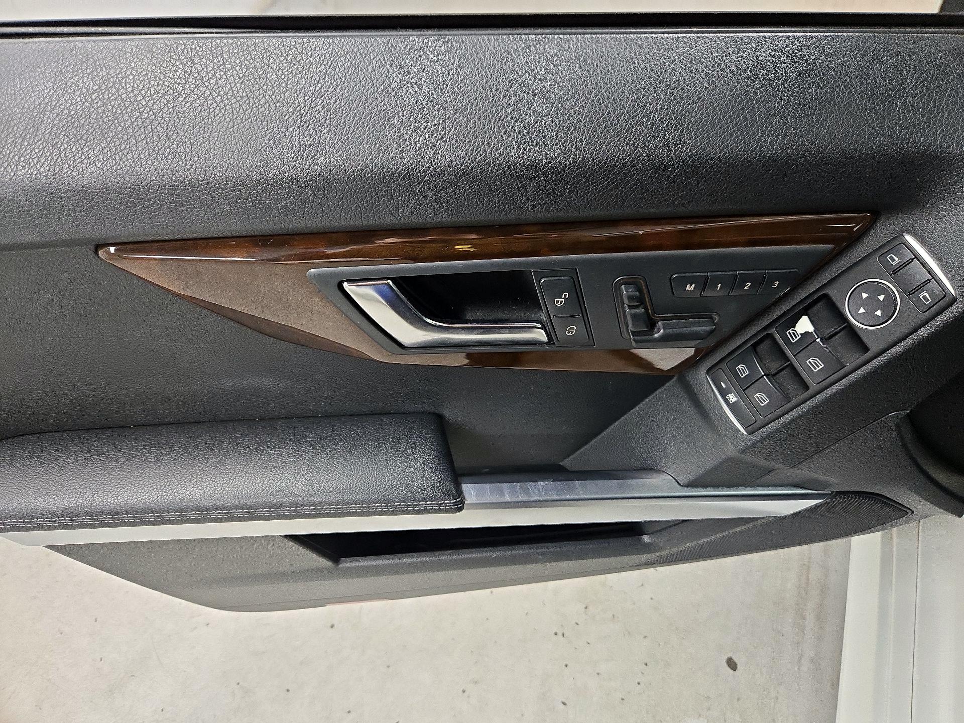 Thumbnail: 2015 Mercedes-Benz GLK - 12