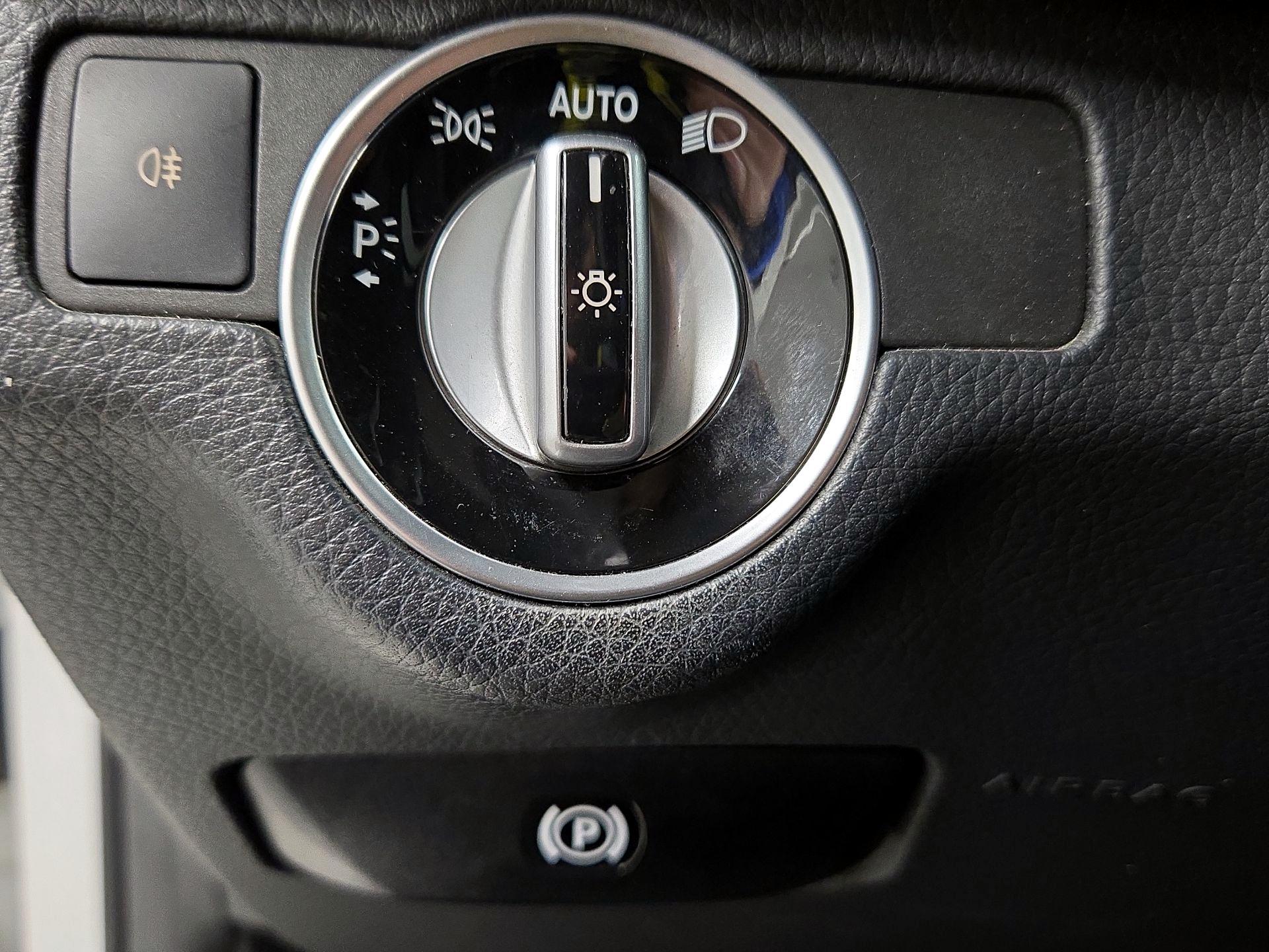 Thumbnail: 2015 Mercedes-Benz GLK - 13