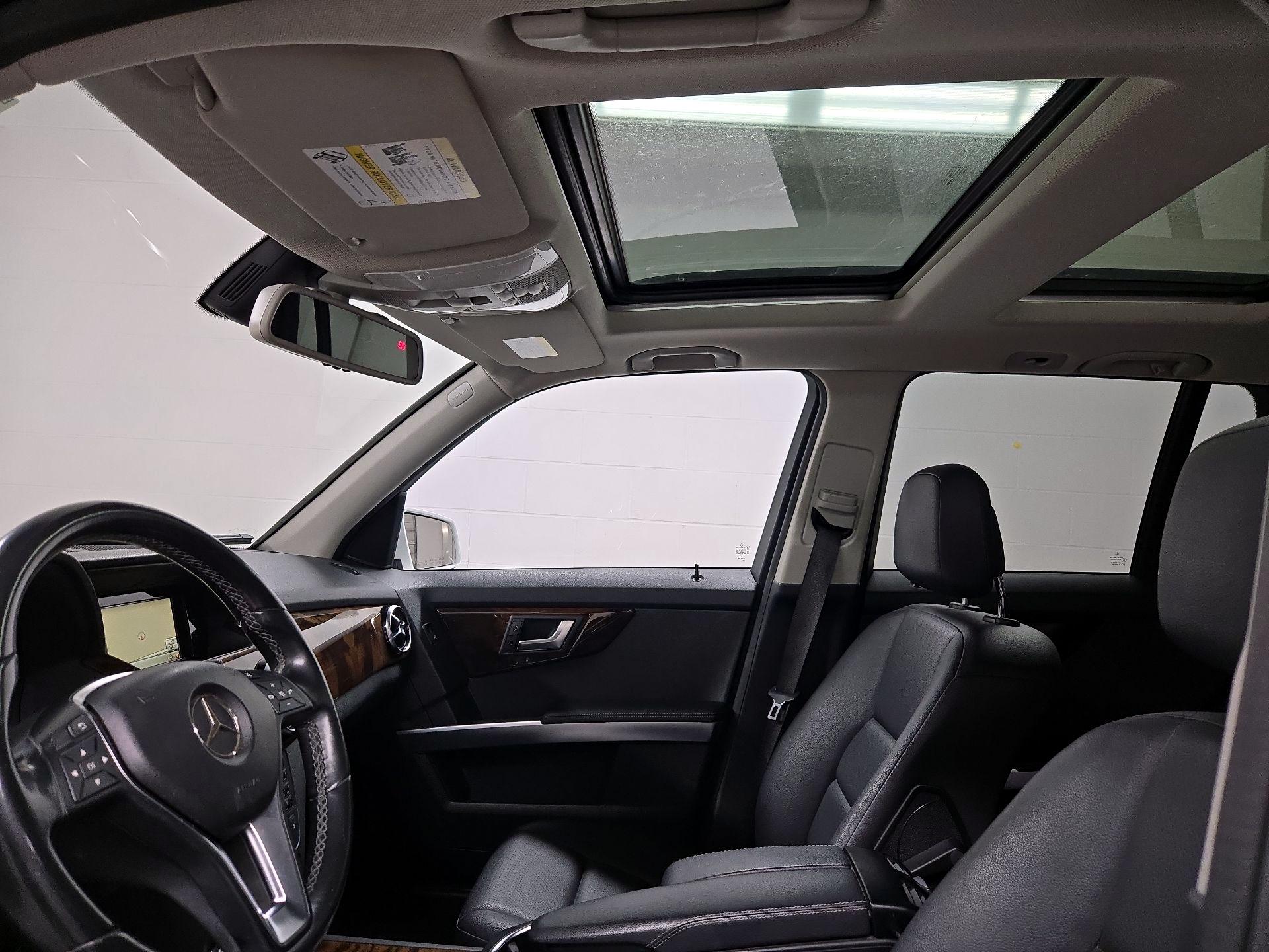 Thumbnail: 2015 Mercedes-Benz GLK - 19