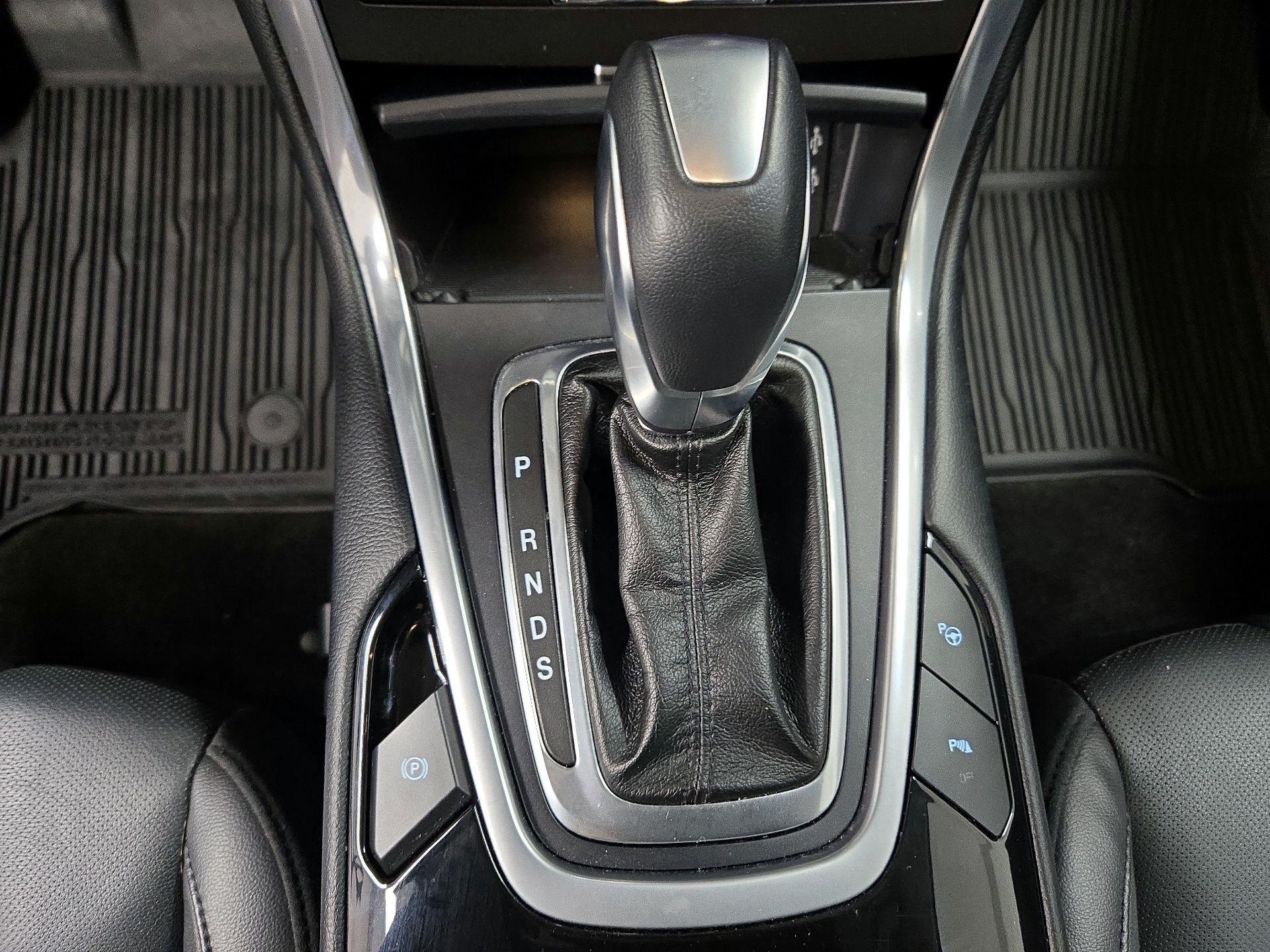 Thumbnail: 2018 Ford Edge - 18